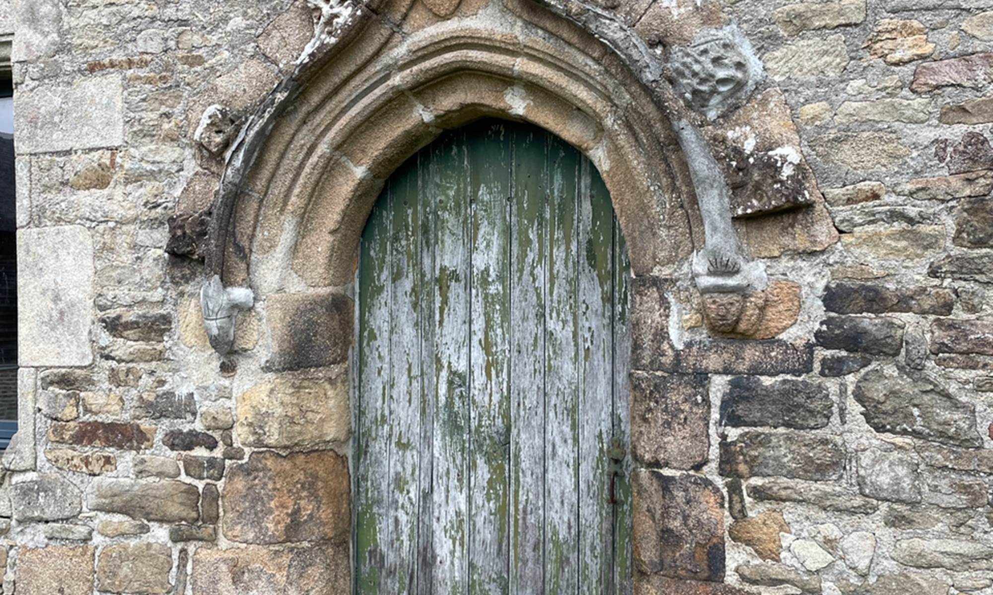 Porte du manoir-galerie