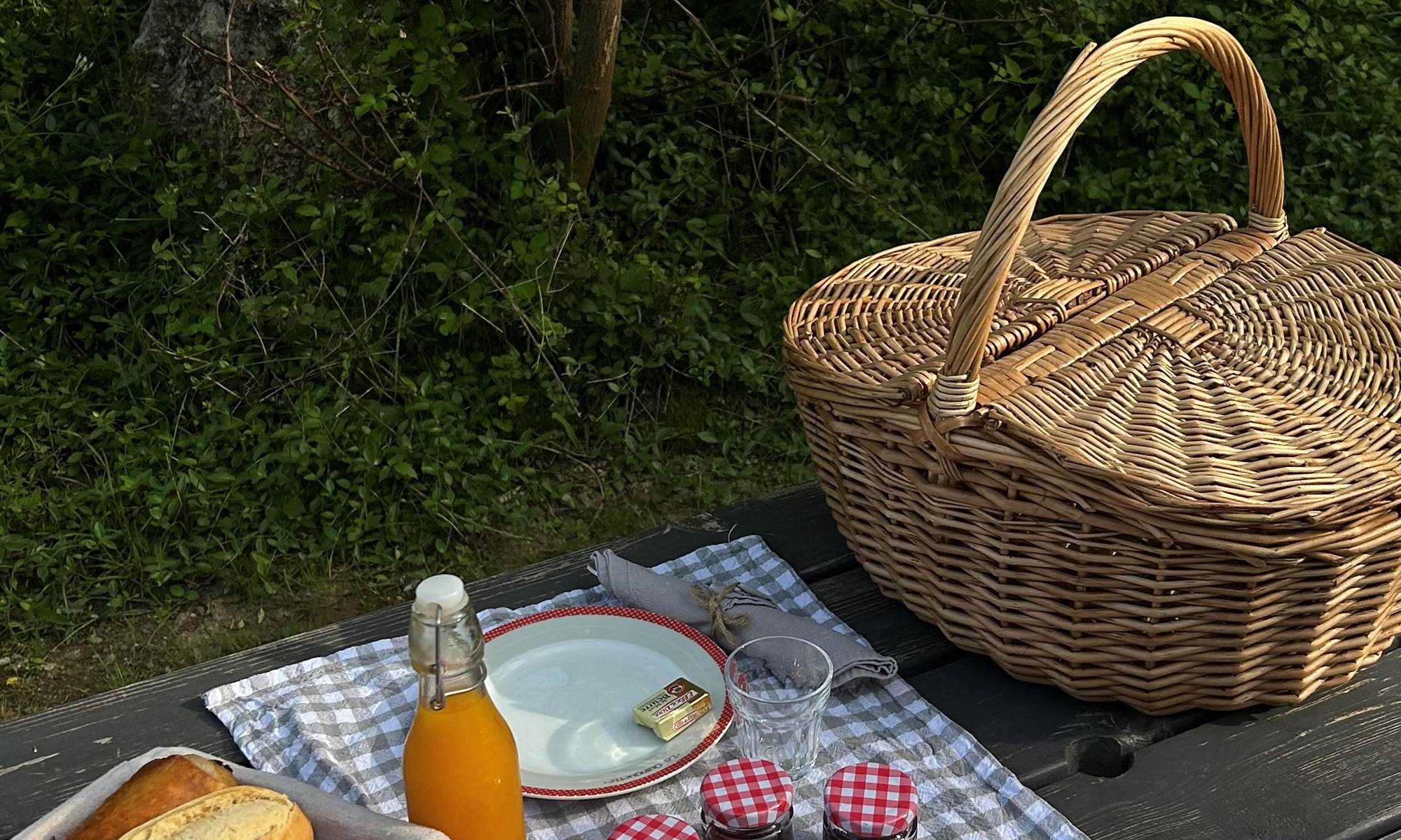 Logements insolites en Auvergne (Allier) avec petits déjeuners inclus.-page