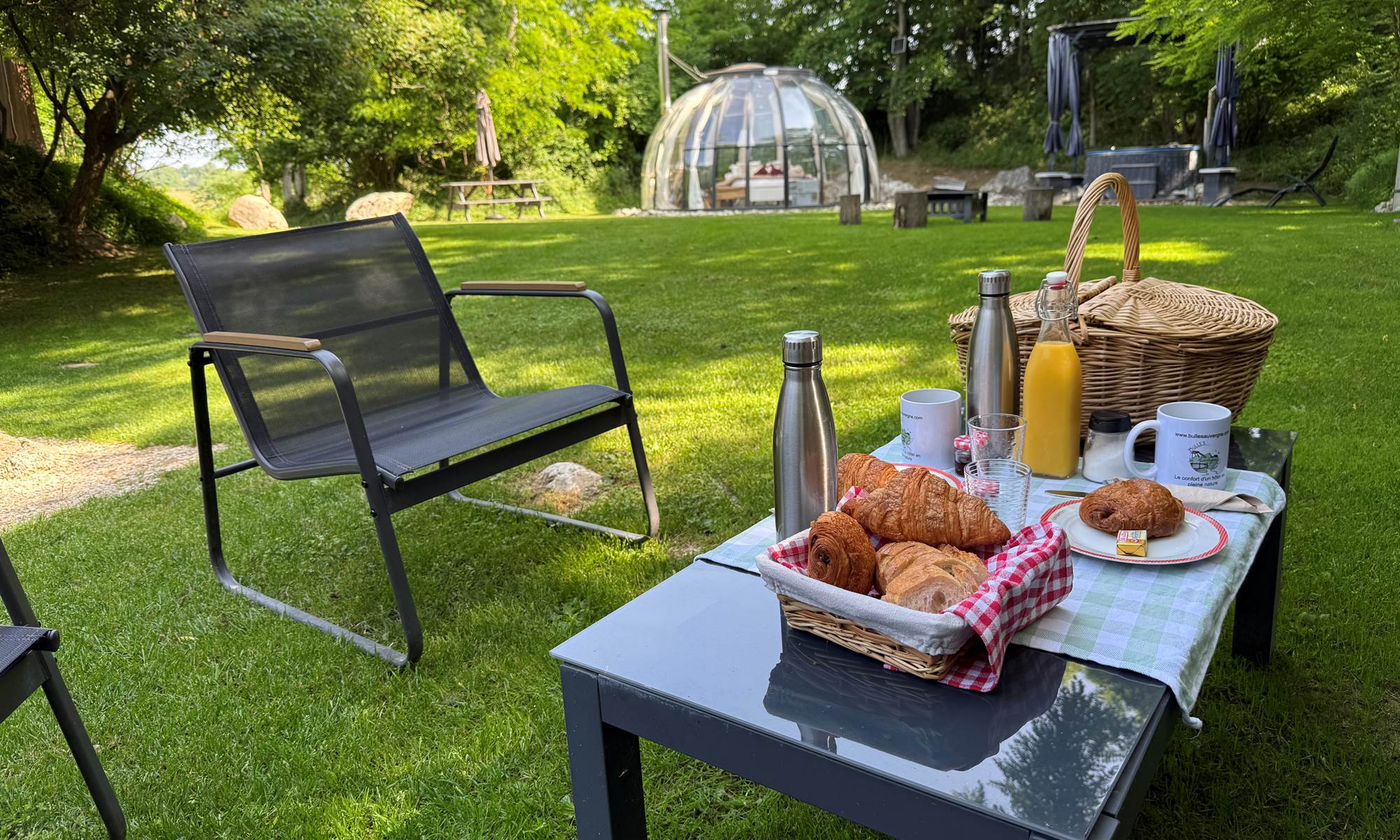 Petit déjeuner inclus, servi à l’heure de votre choix.-page