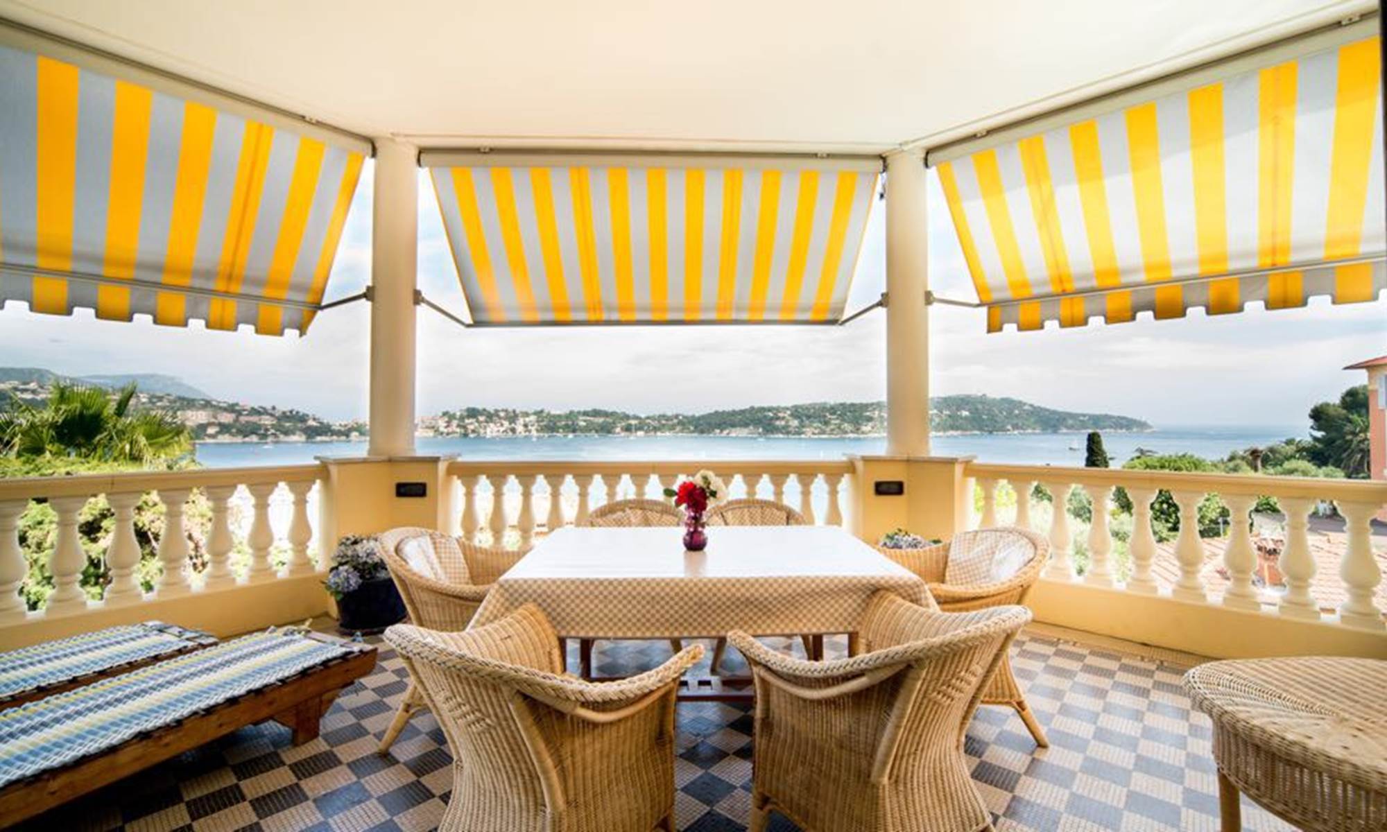 Terrasse La Nonete 1 avec vue mer