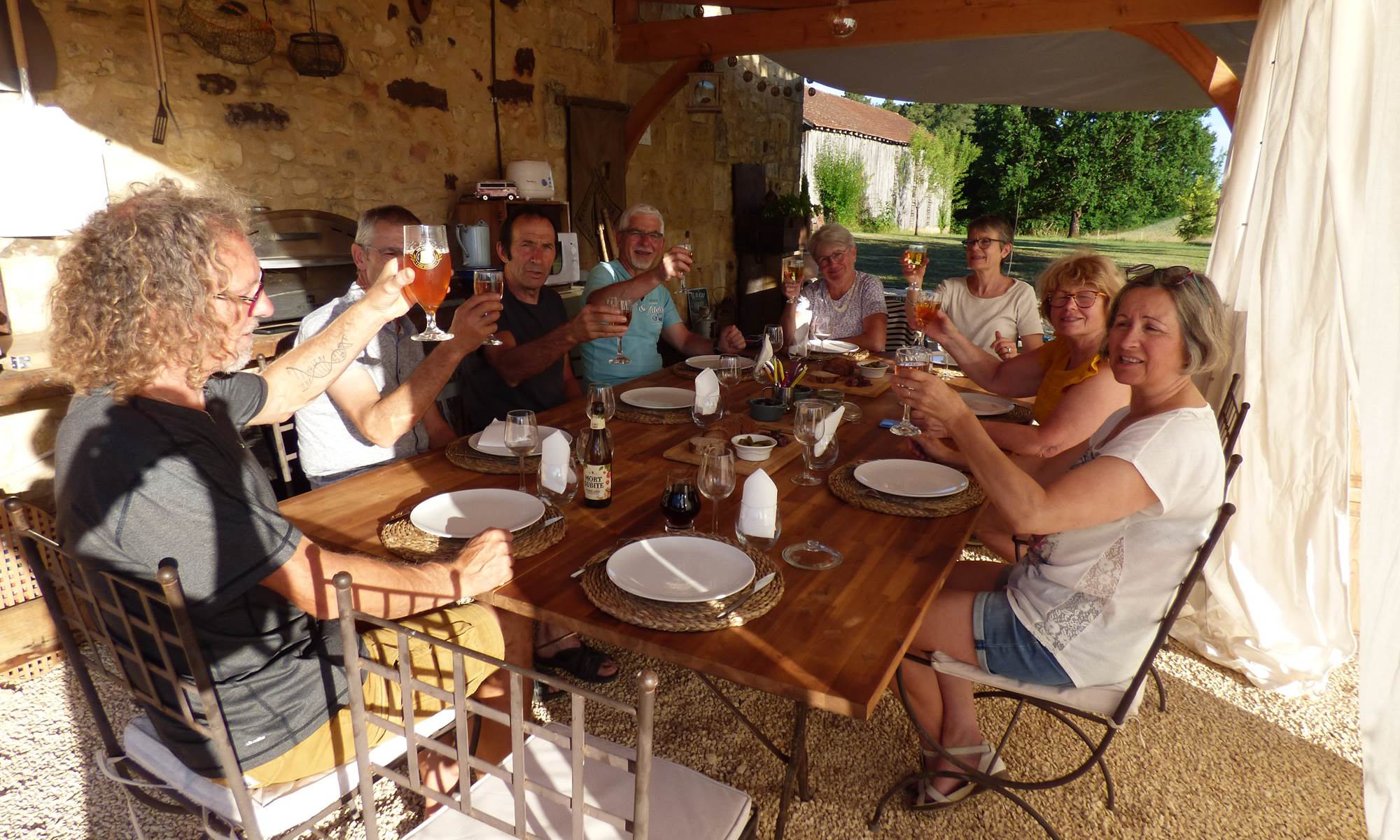 BRITAVIT Table d'hôtes sous le préau-page