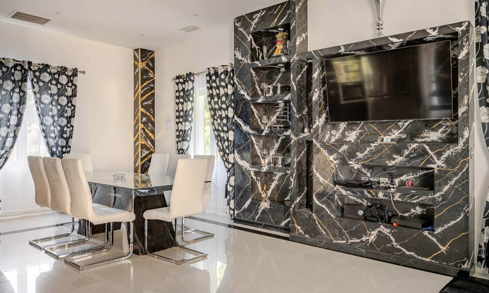 b5ab1ae6-9248-4281-9c75-7fd17eec7a8d