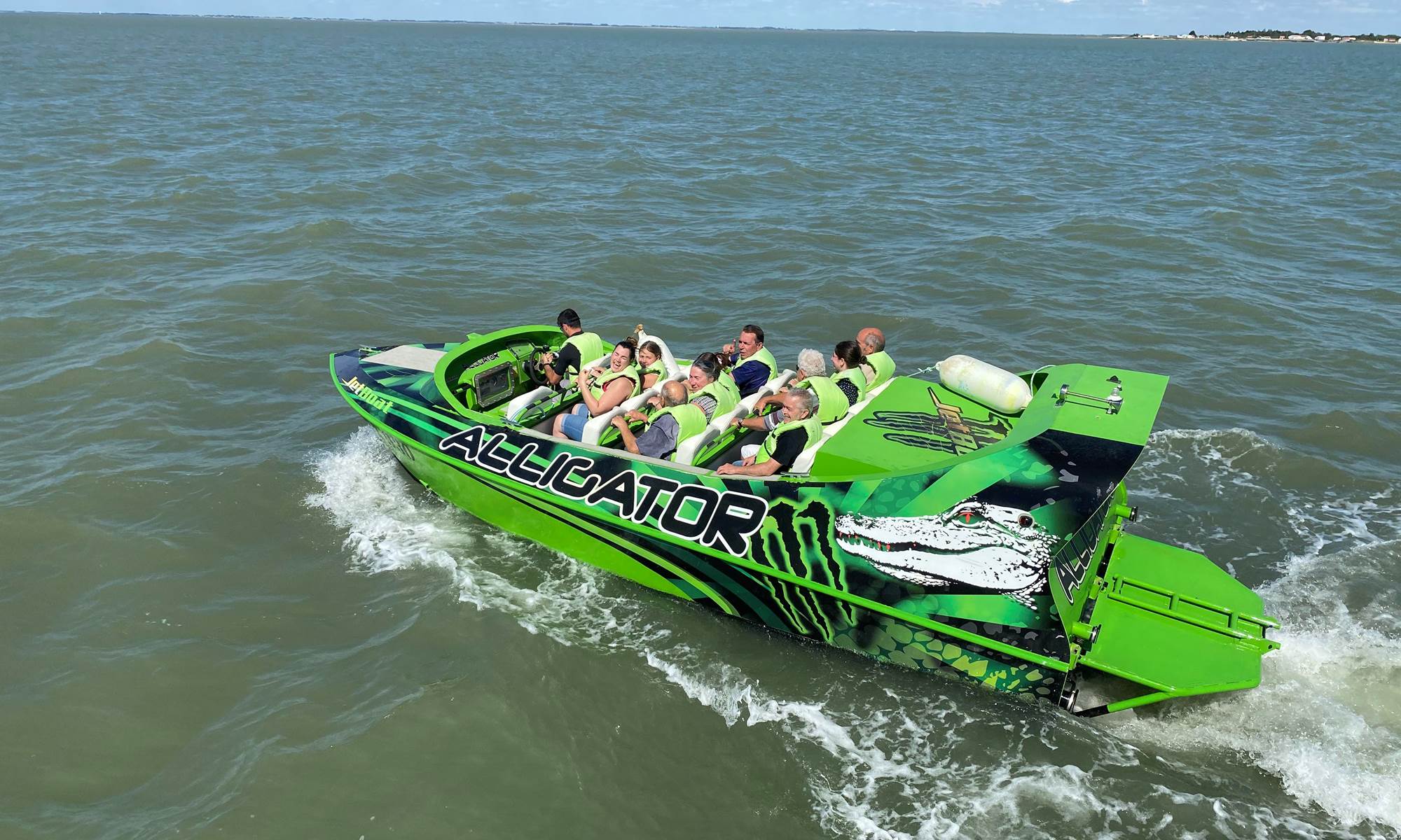 speedboat-bourcefranc-alligator