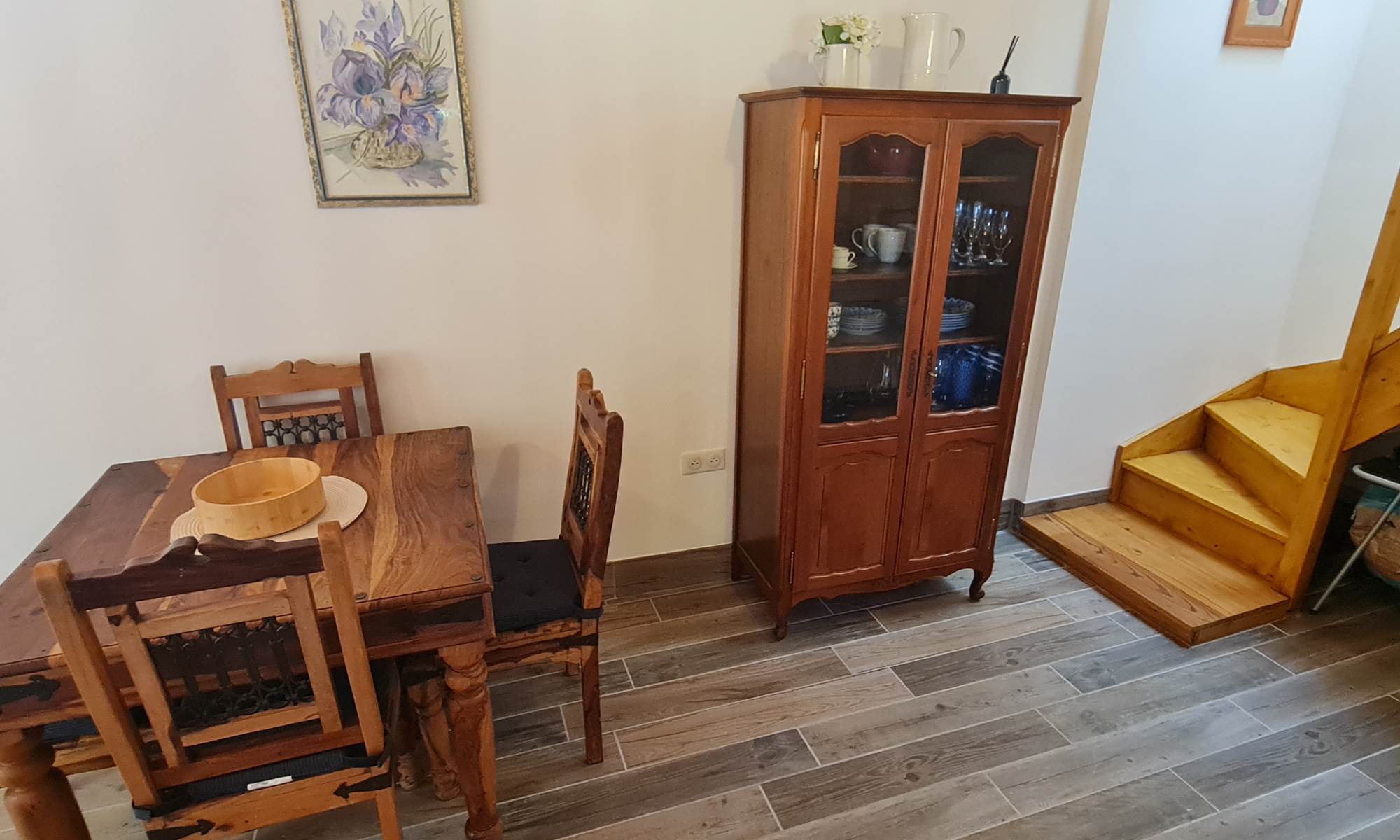 The Lodge Gite - Dining Area