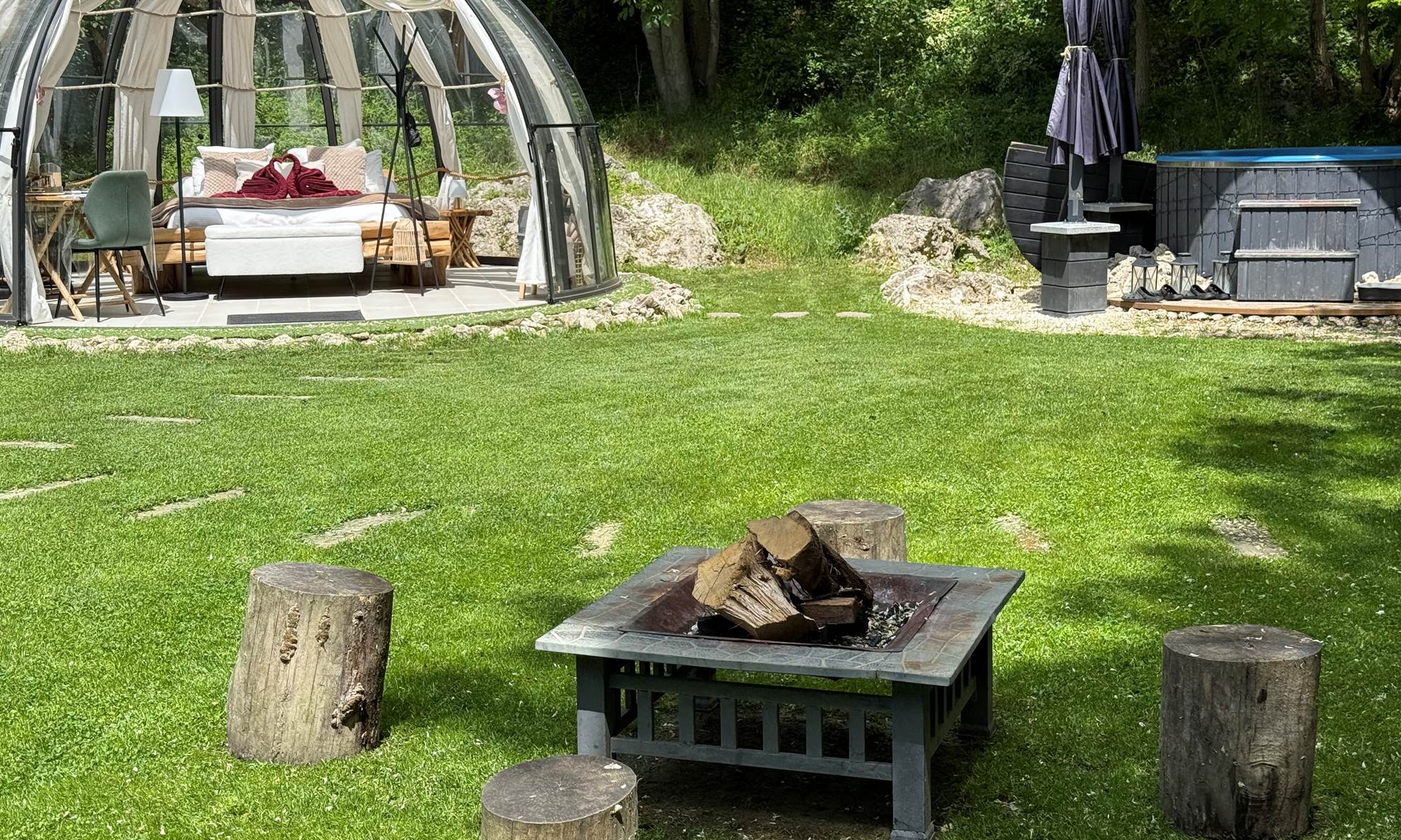 Séjour romantique en Auvergne : bulle avec bain nordique privatif.-page