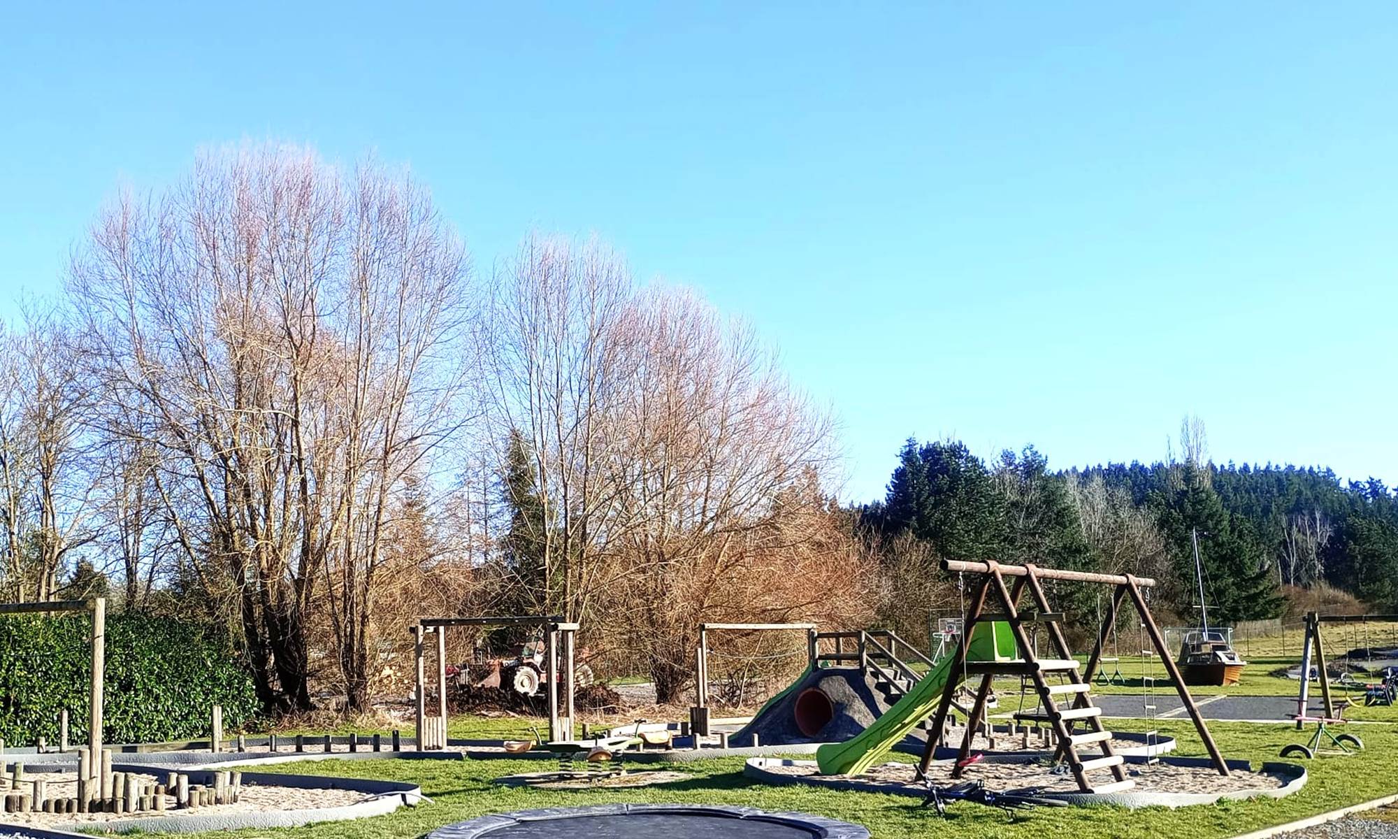 plaine de jeux partagée ( Gîte 1 et Gîte 2)