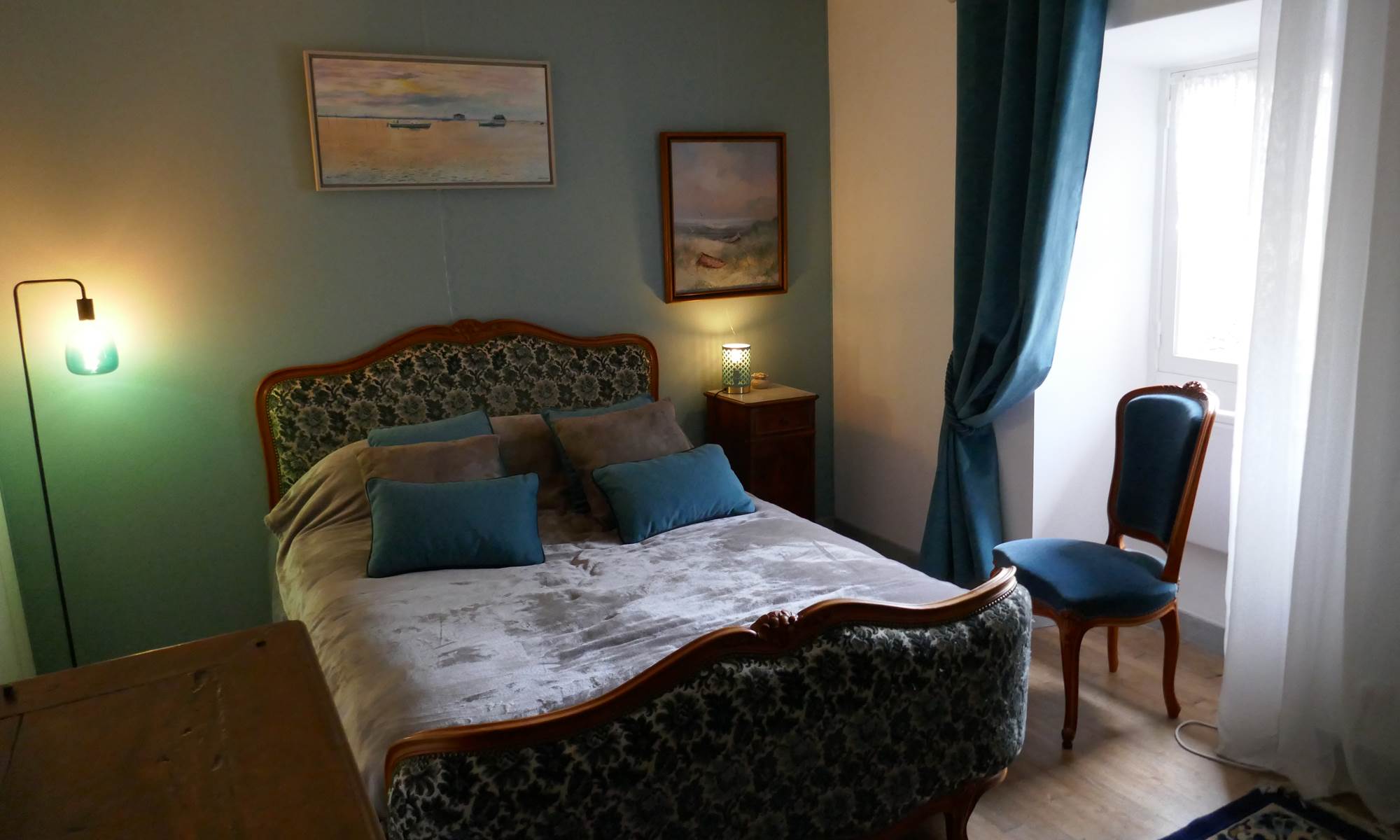 La chambre bleue lit double