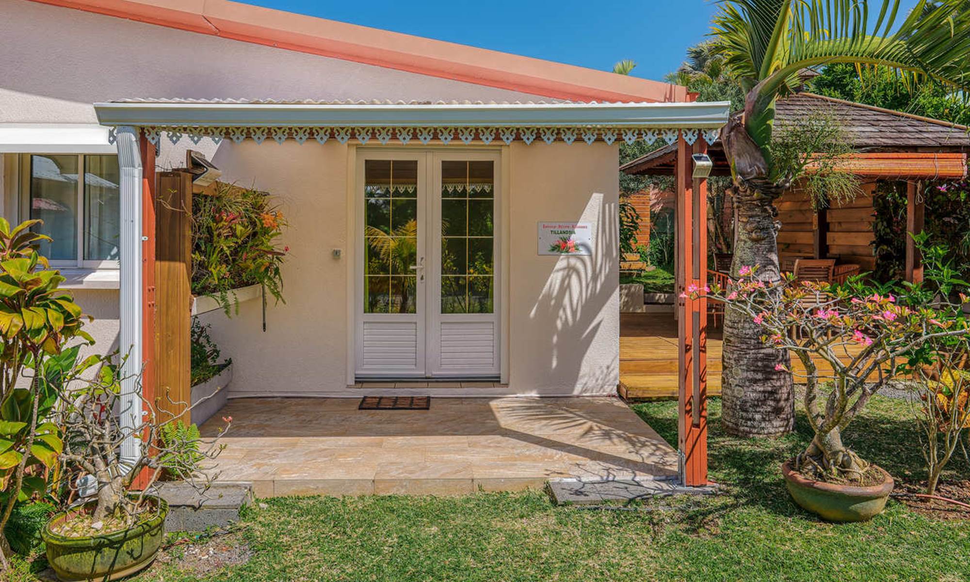 Entrée de l'hébergement-page