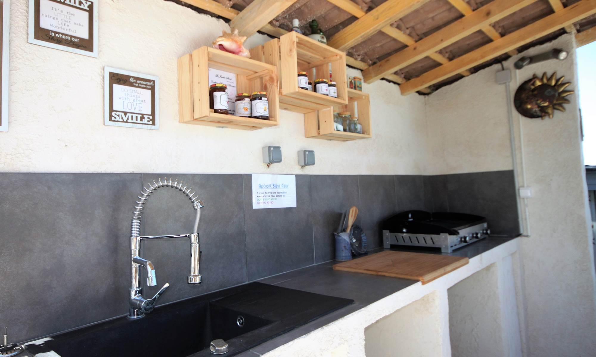 Appart Bleu Azur Saint Florent en Corse la plancha est disponible pour tous les clients