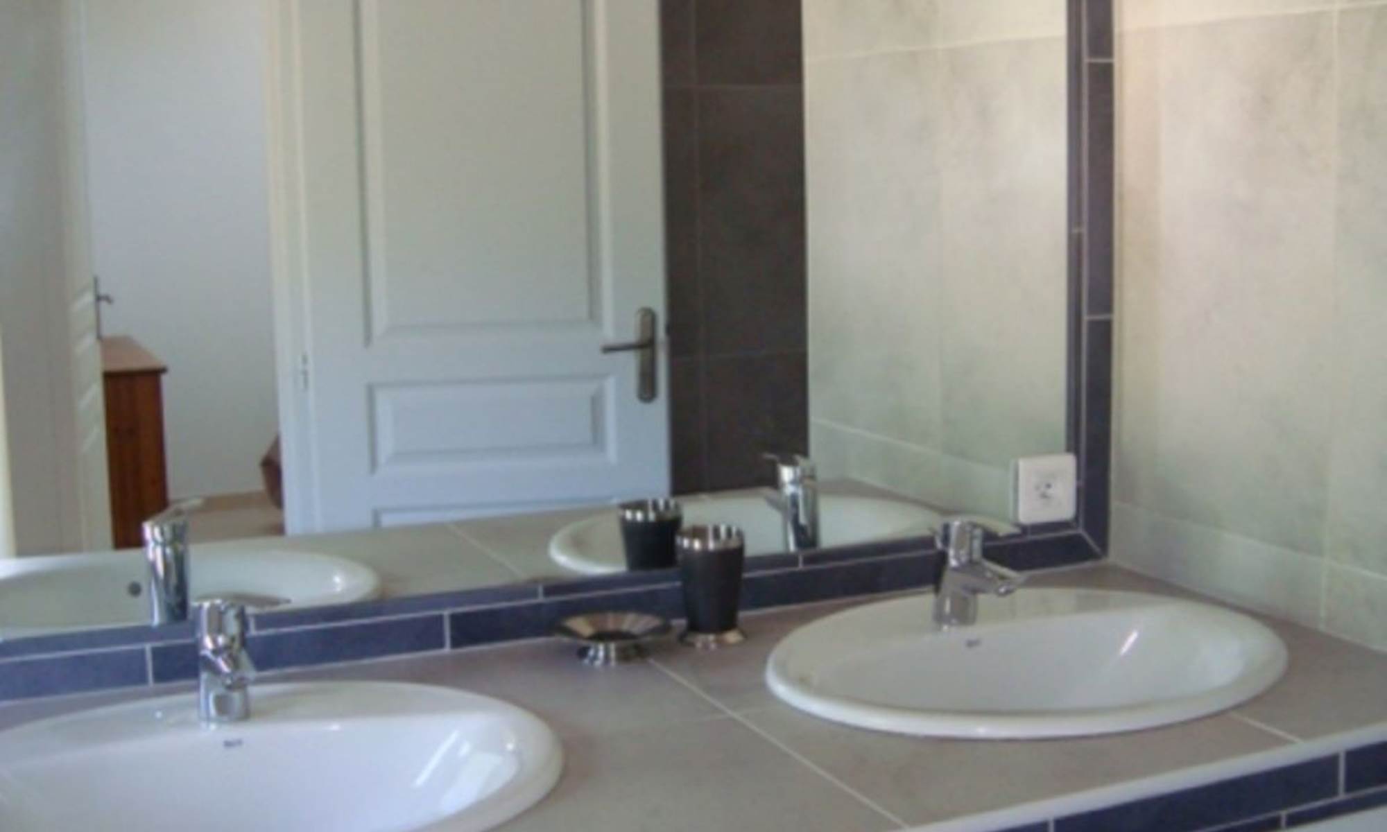 SALLE DE BAINS DEPENDANCE