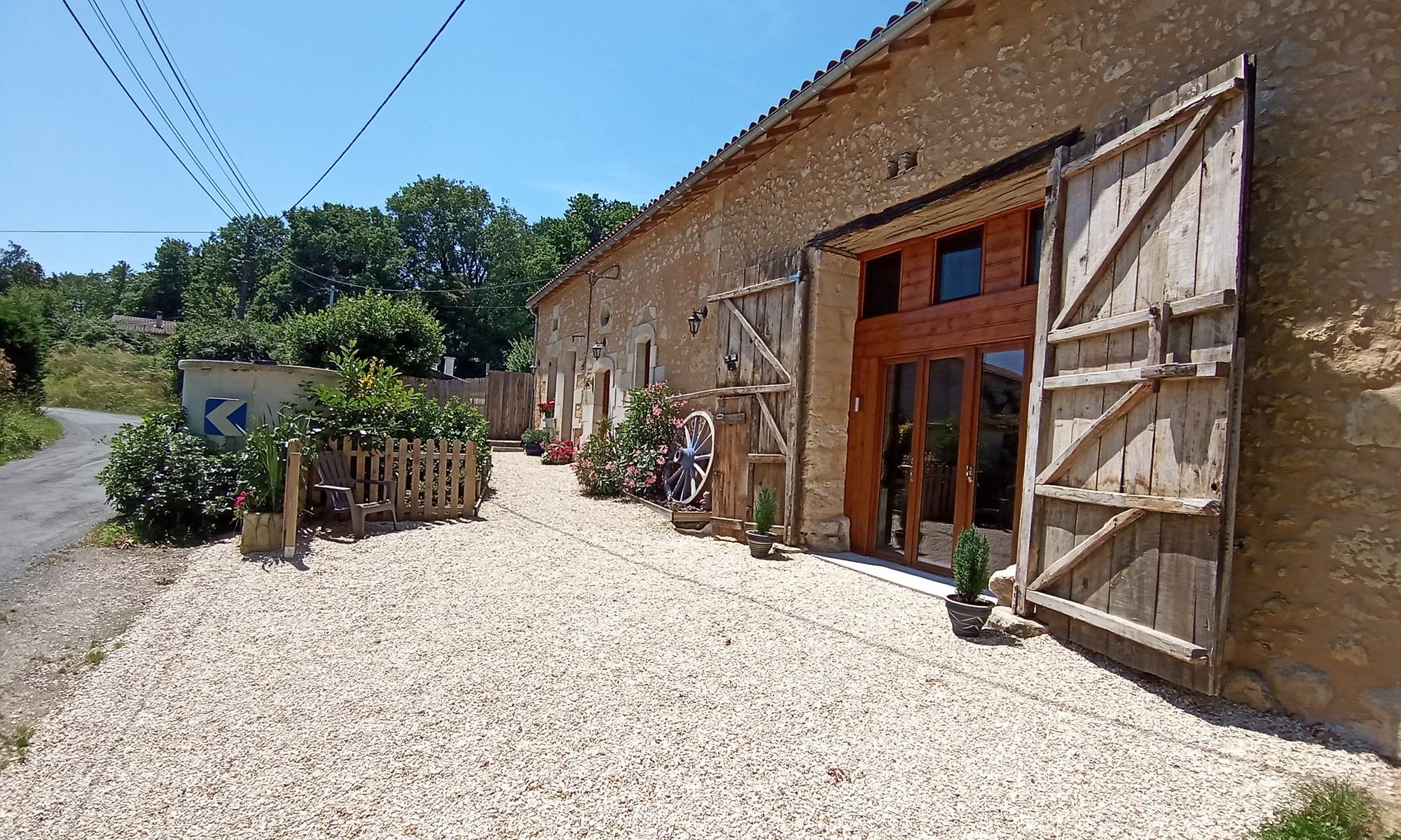 The Barn Gite - Front