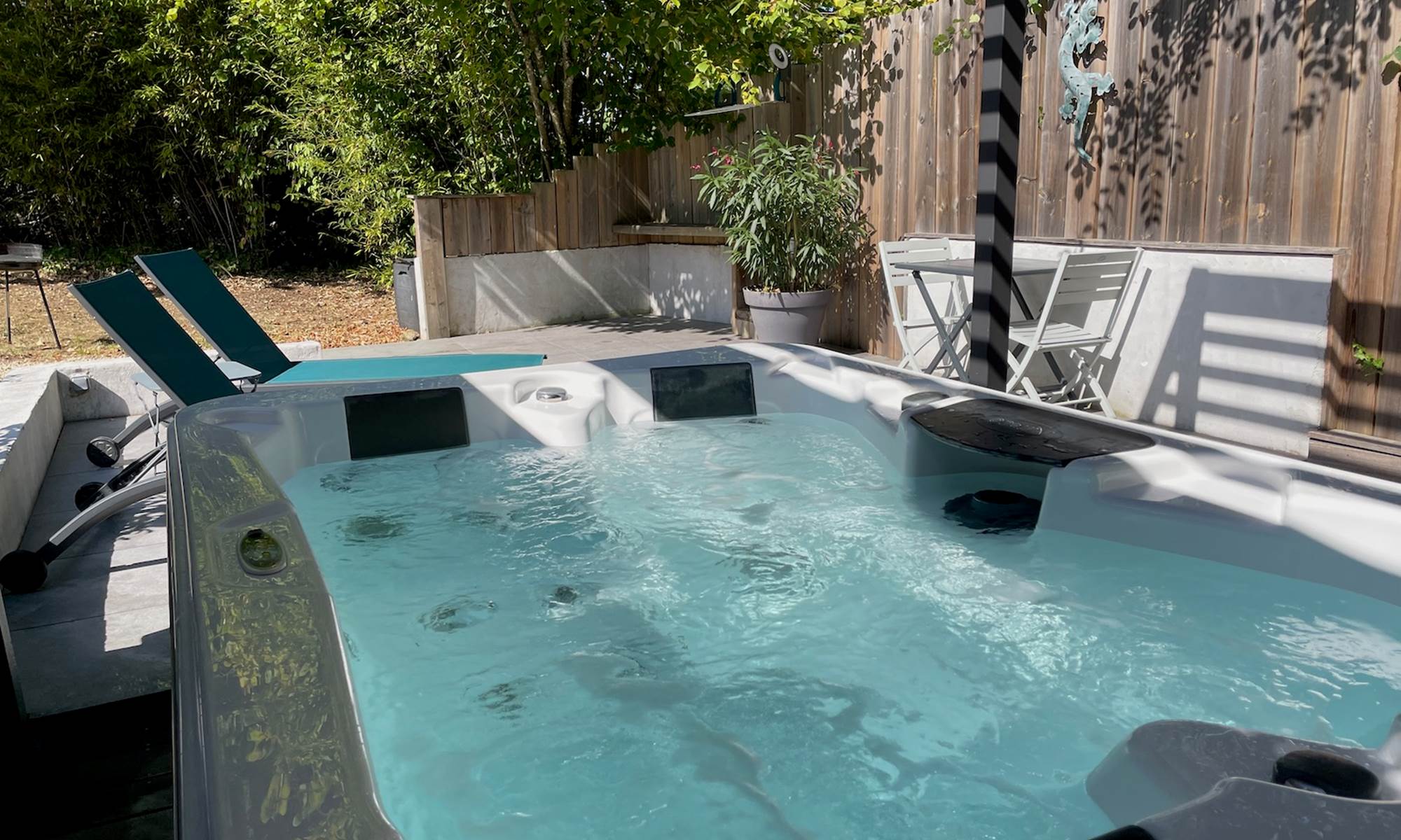 Jacuzzi-privatif-Sarlat-Dordogne-galerie
