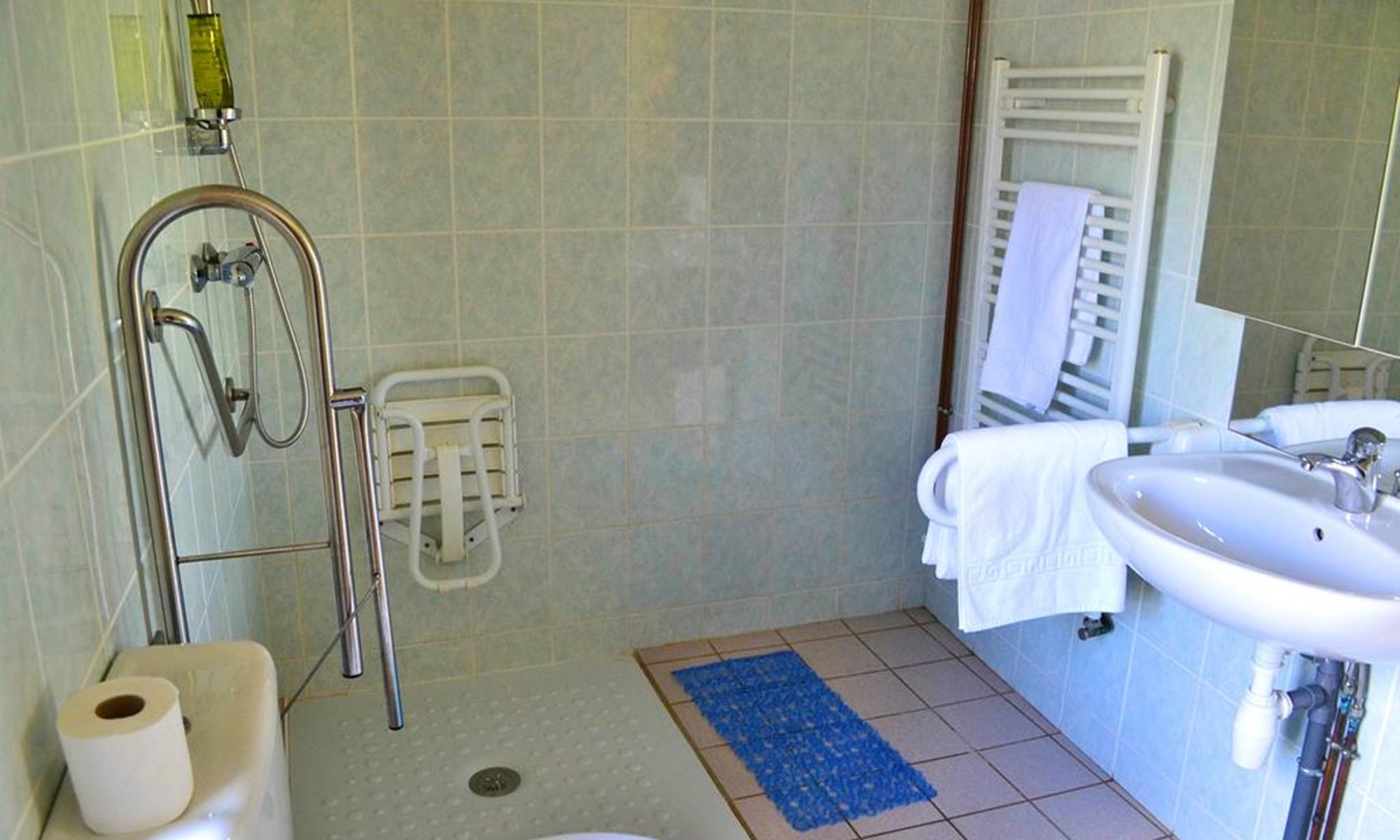 Gite Masgiral Salle d'eau-galerie