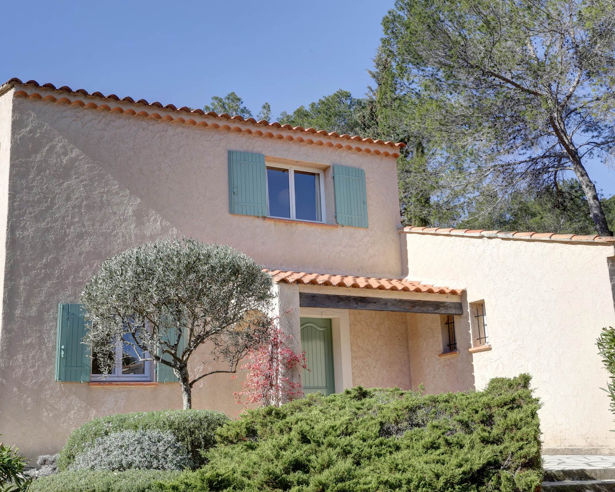 vue avant de la villa