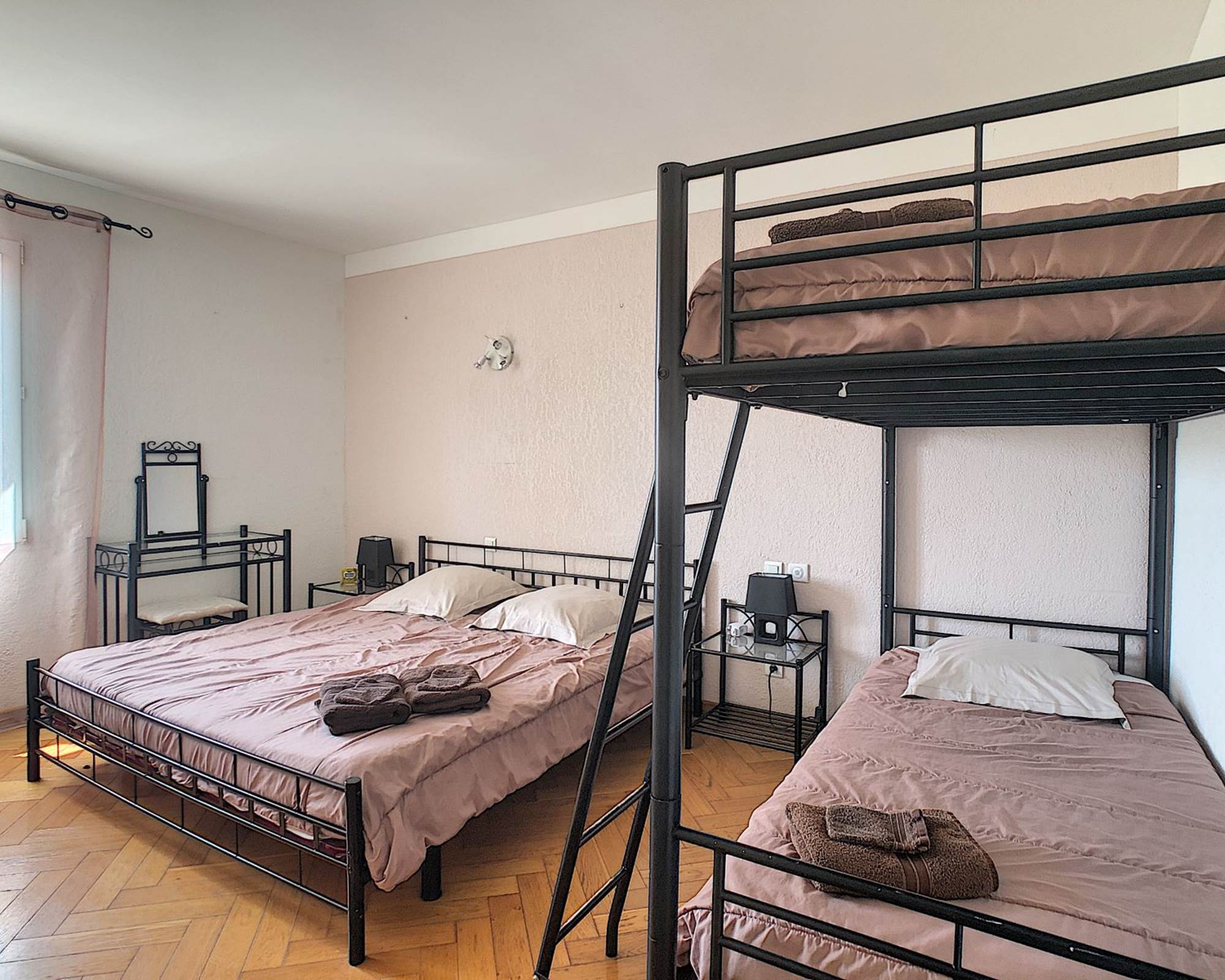 CHAMBRE 2 - ETAGE MAISON