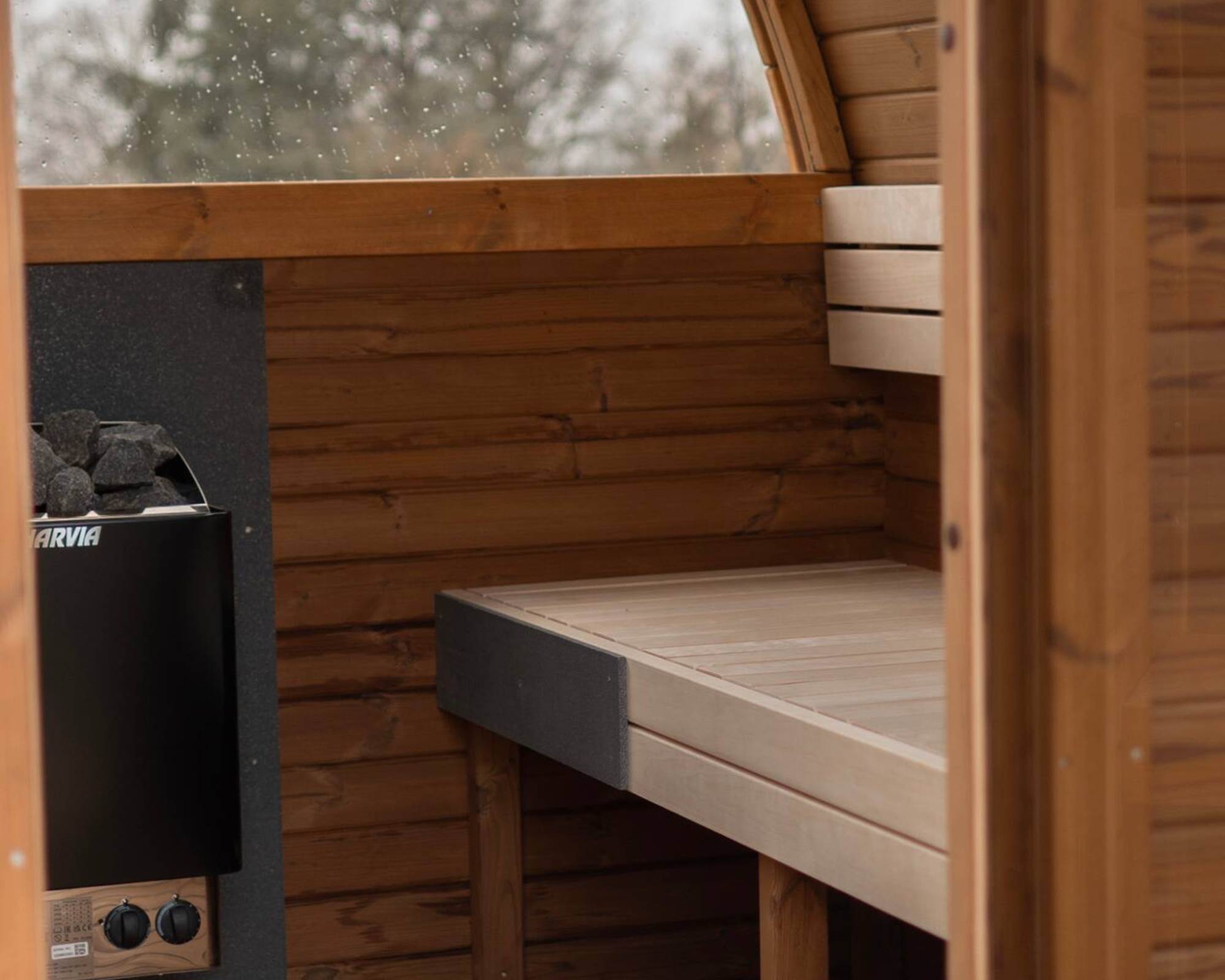 Séance de sauna au calme