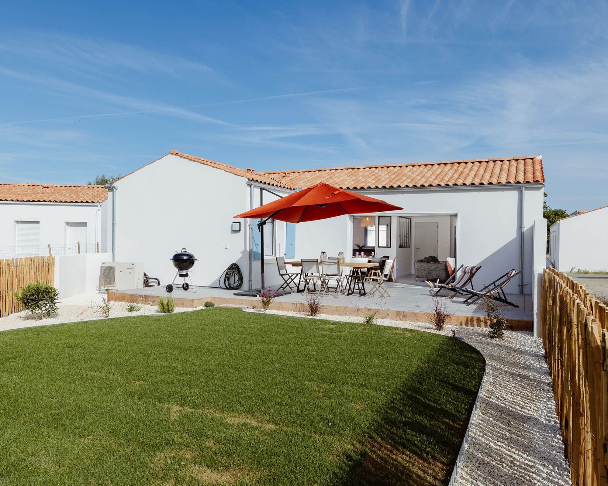 Villa Dolusienne - jardin, terrasse, table à manger, chill