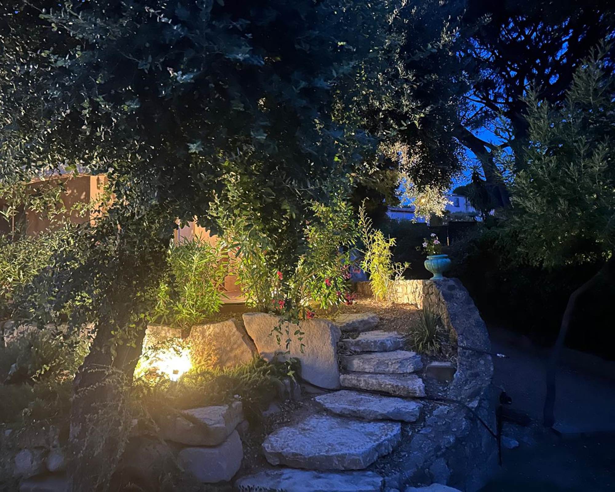 Garden at night Terrace-photo-gallery
