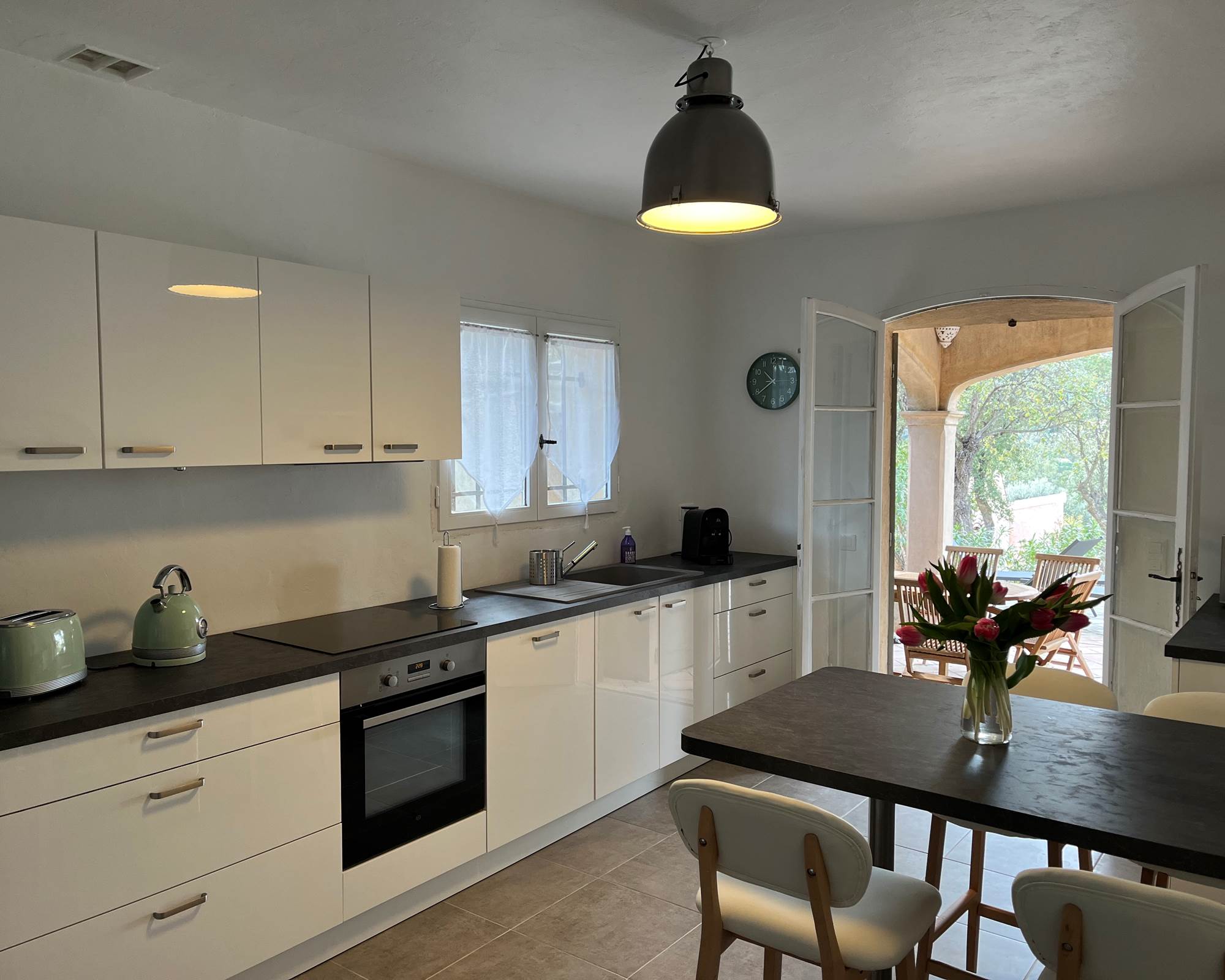 Kitchen with access to terrace-photo-gallery