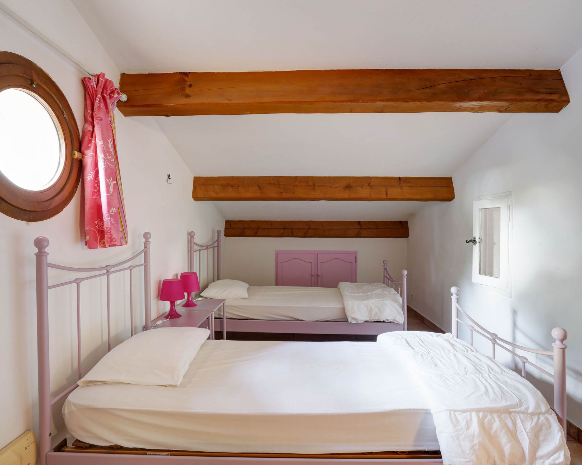 chambre 2 lits simples étage