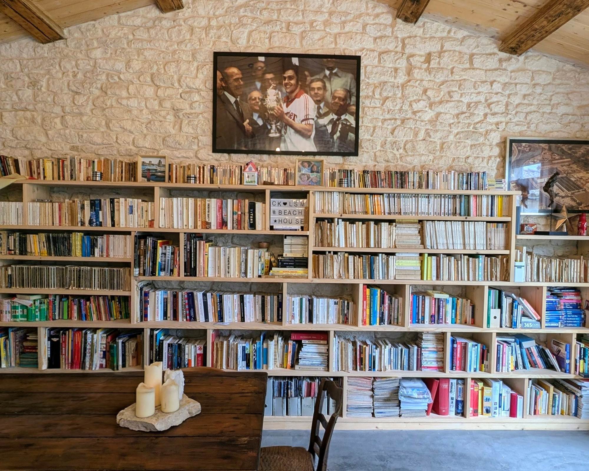 Salon / Bureau / Bibliothèque / Jeux de Société / Table / Coin TV / Cheminée avec insert ouvert-photo-gallery