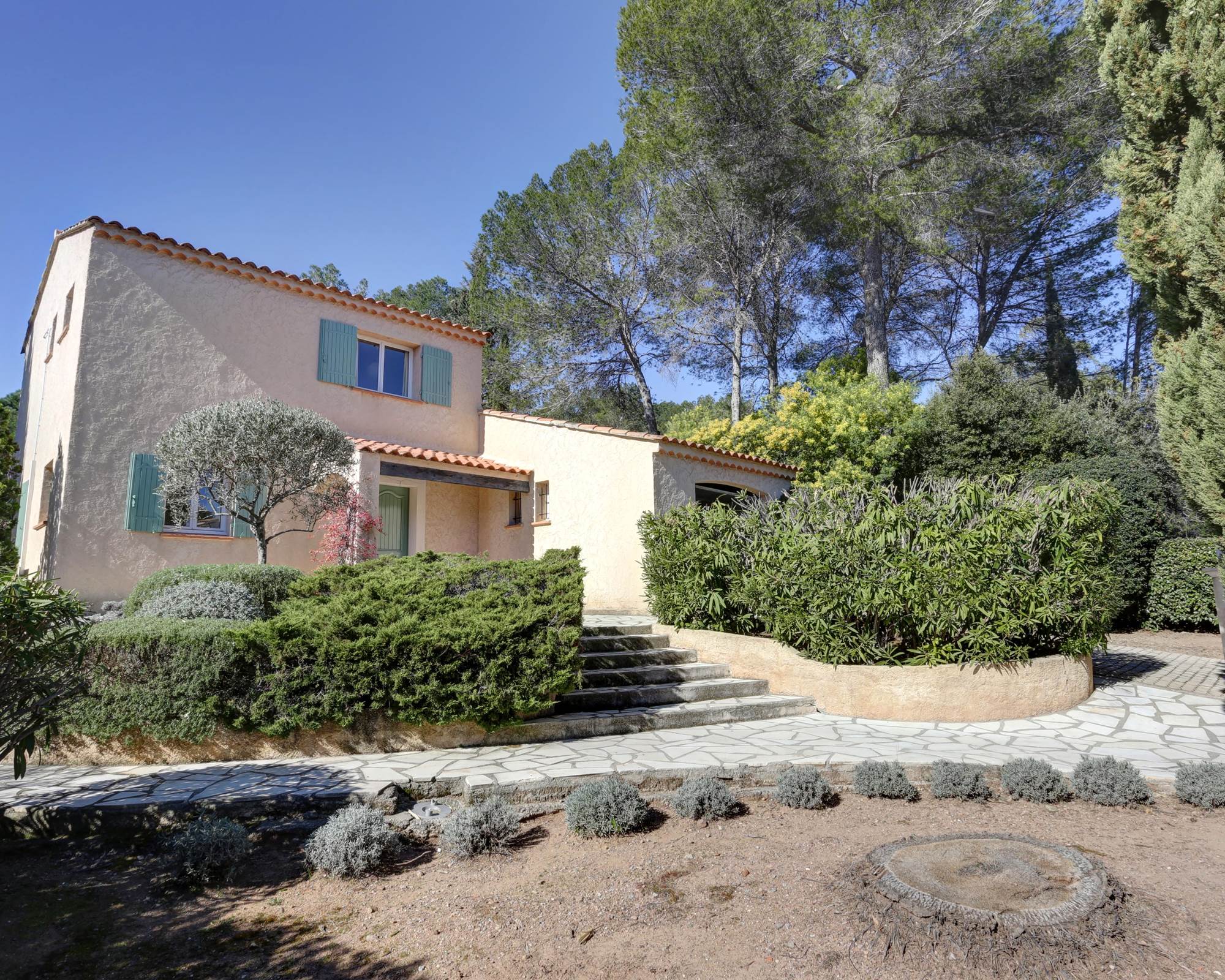 vue avant de la villa