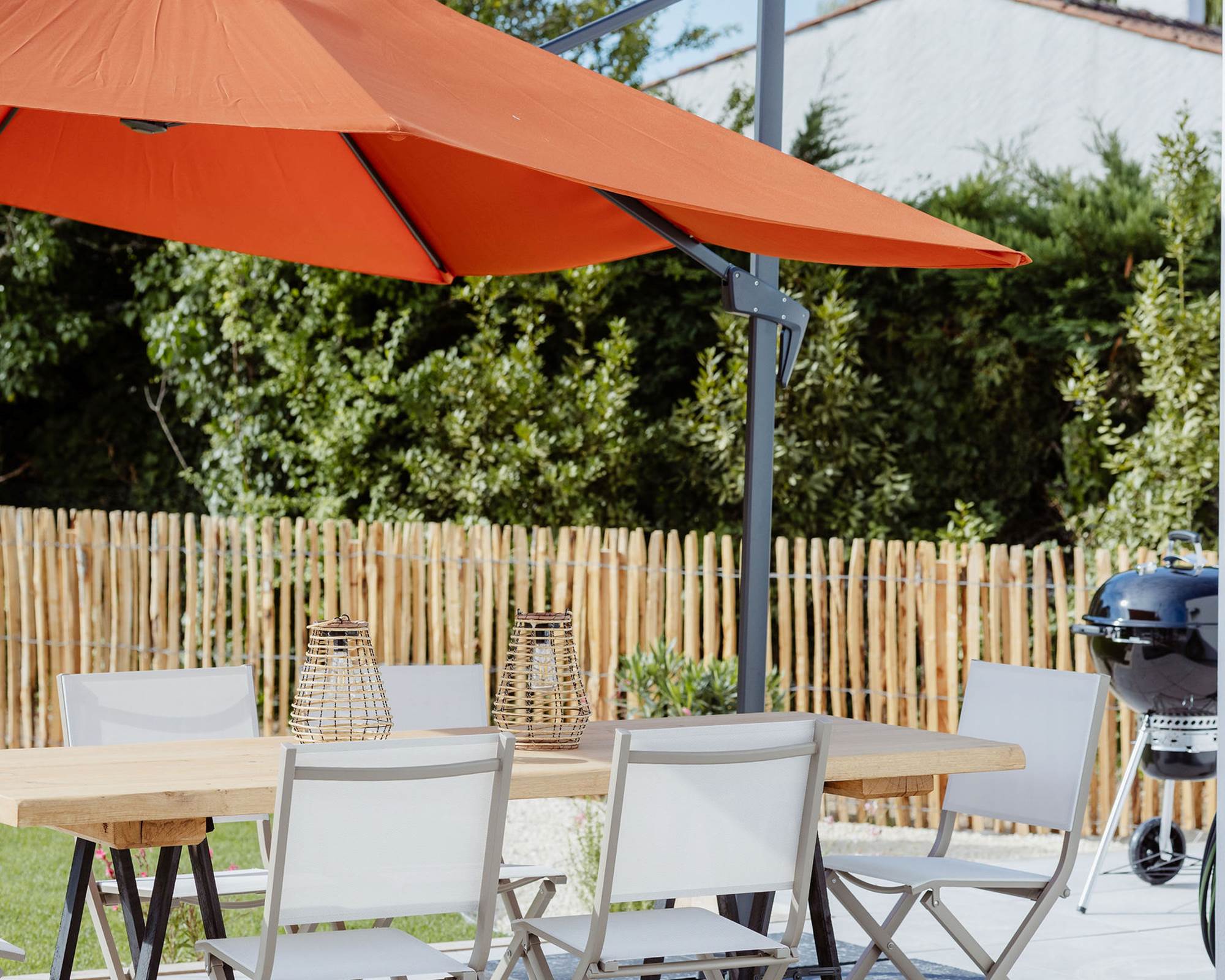 Villa Dolusienne - barbecue, table à manger