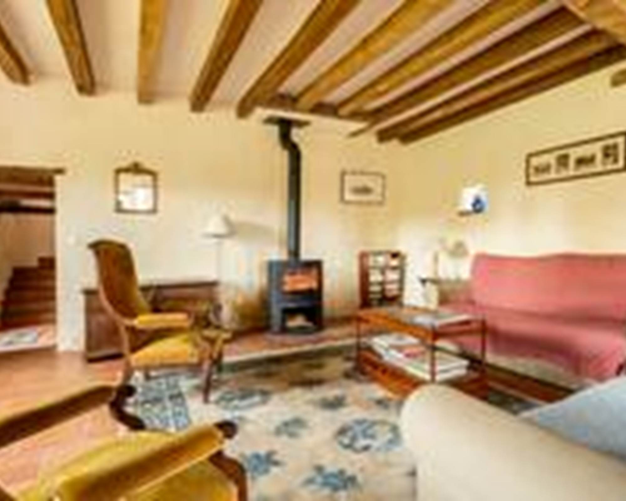 Salon avec le poêle à bois