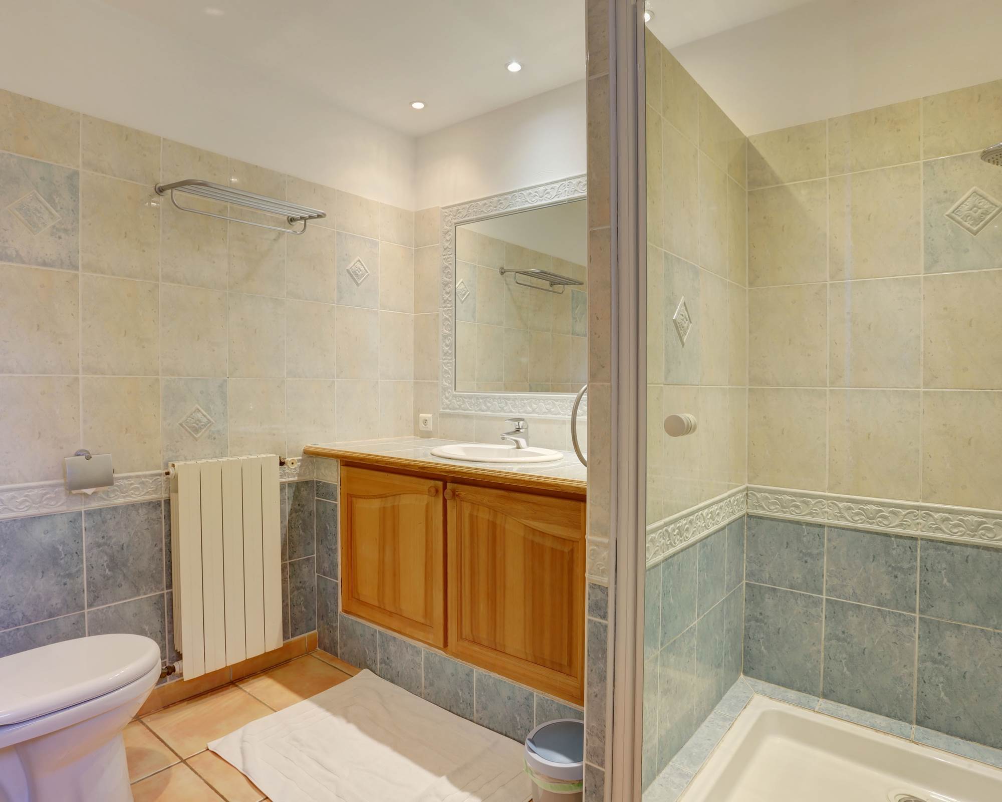 salle de bain de la chambre parentale