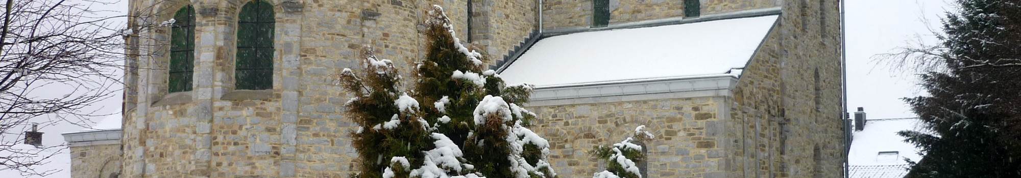 Sous la neige comme sous le soleil vos yeux pourront apprécier l'église de notre terrasse