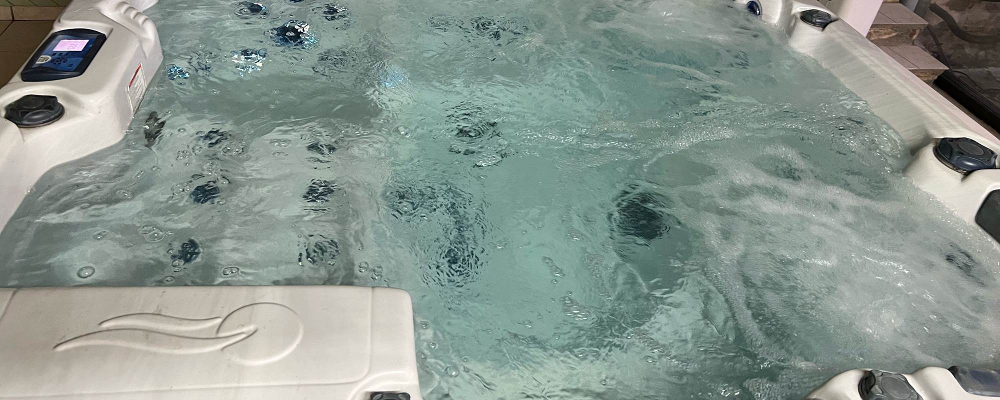 Spa 6 places chauffée et abrité