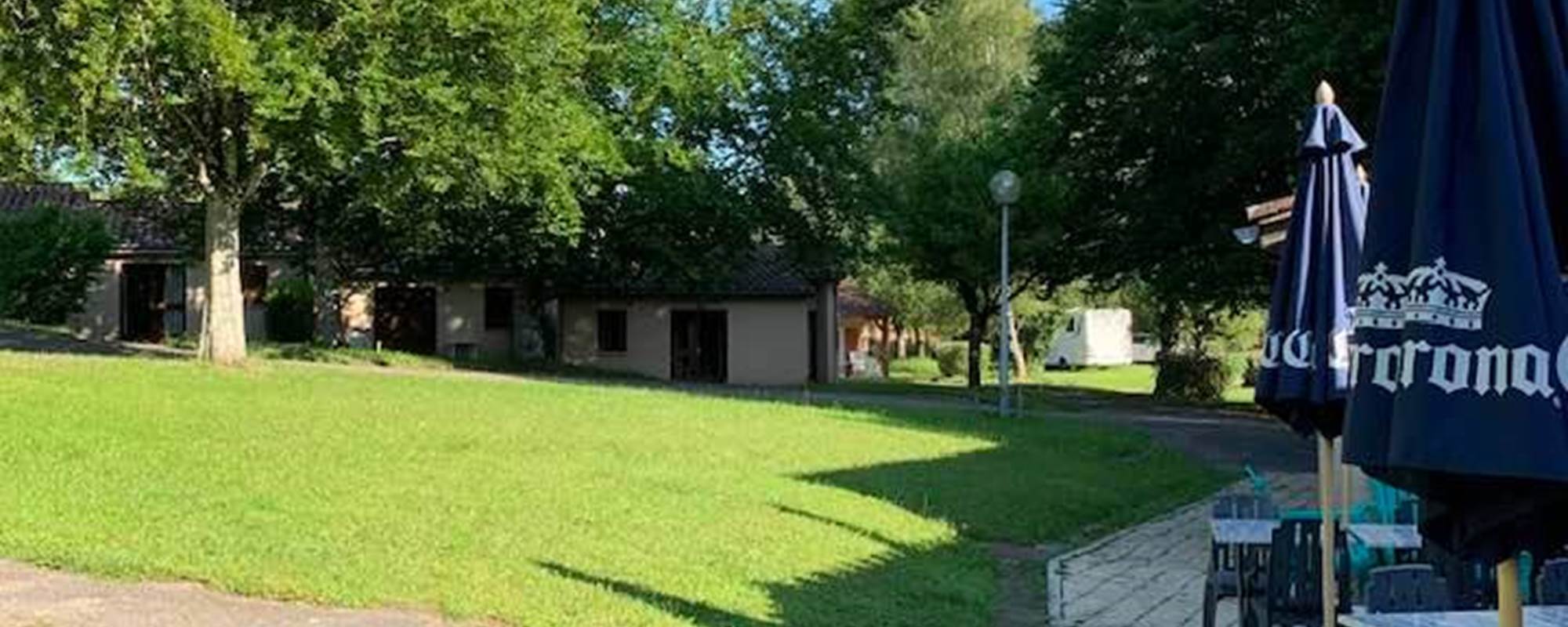 lepetitbois46_Leyme_bloc sanitaire vers gîtes