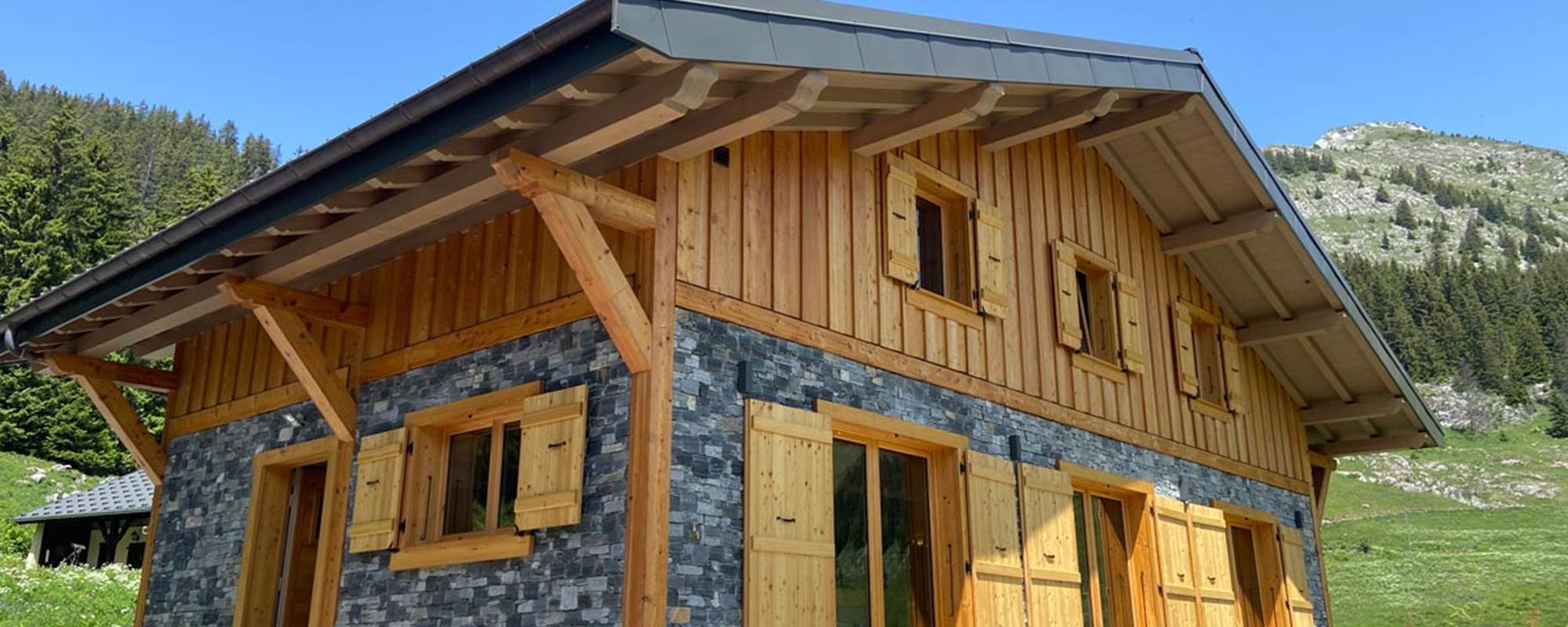 Chalet-exte´rieur-gauche-entier