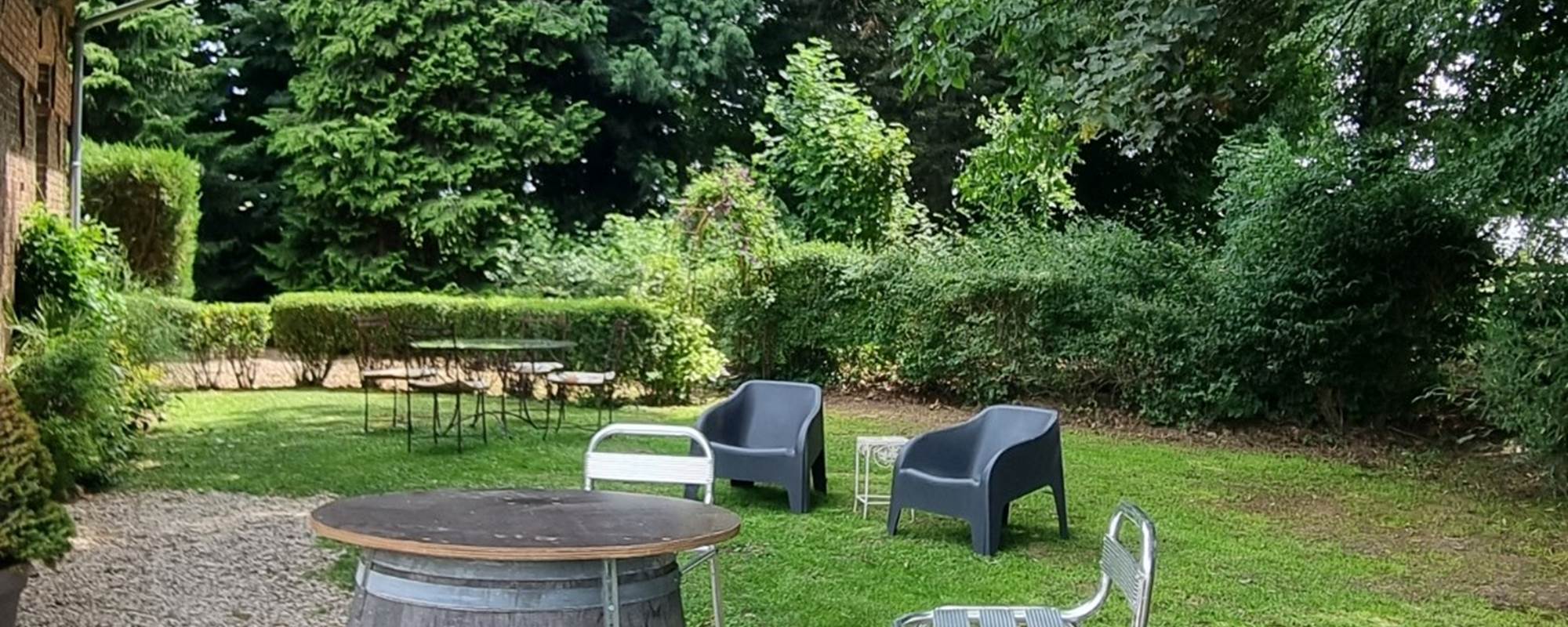 Jardin prive aux hôtes