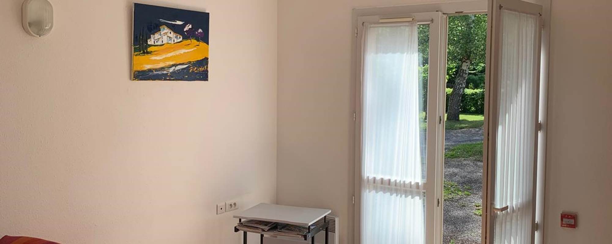 lepetitbois46_Leyme_Family PMR_salon_Gîte 21