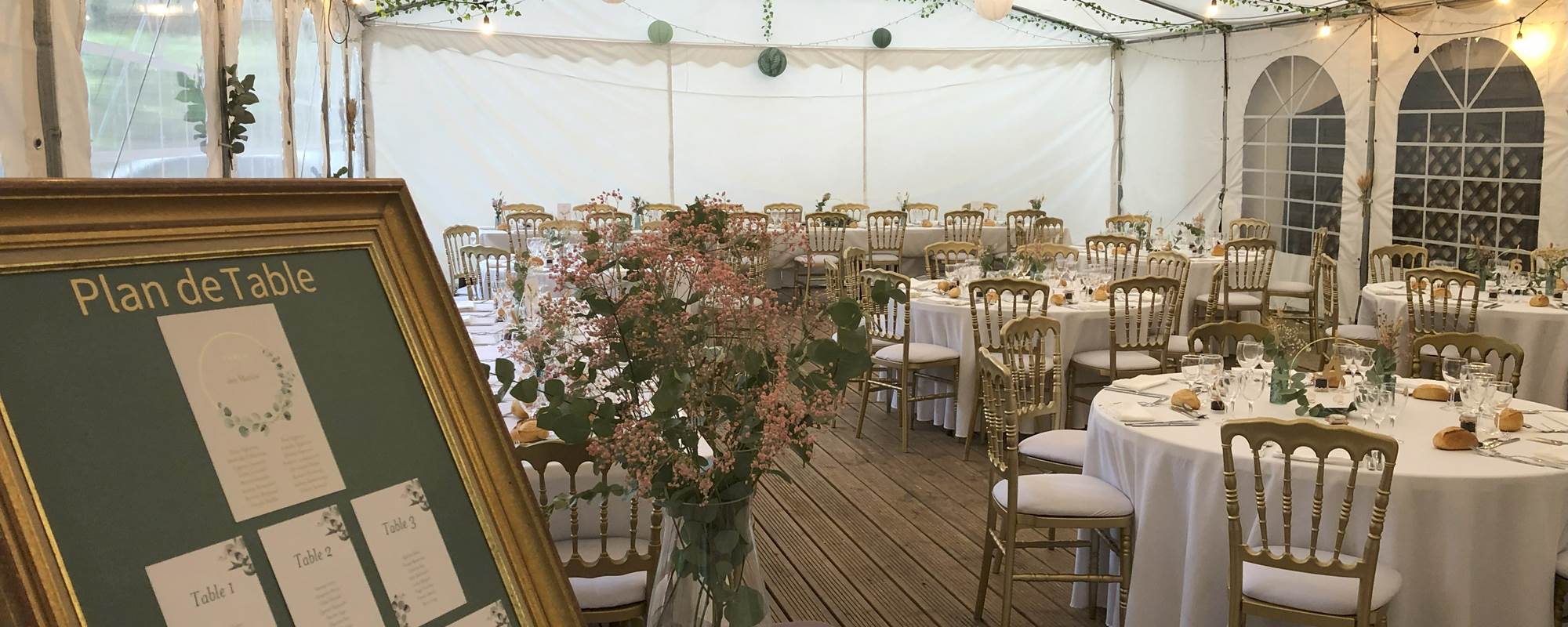 Mariage, diner sur la terrasse couverte