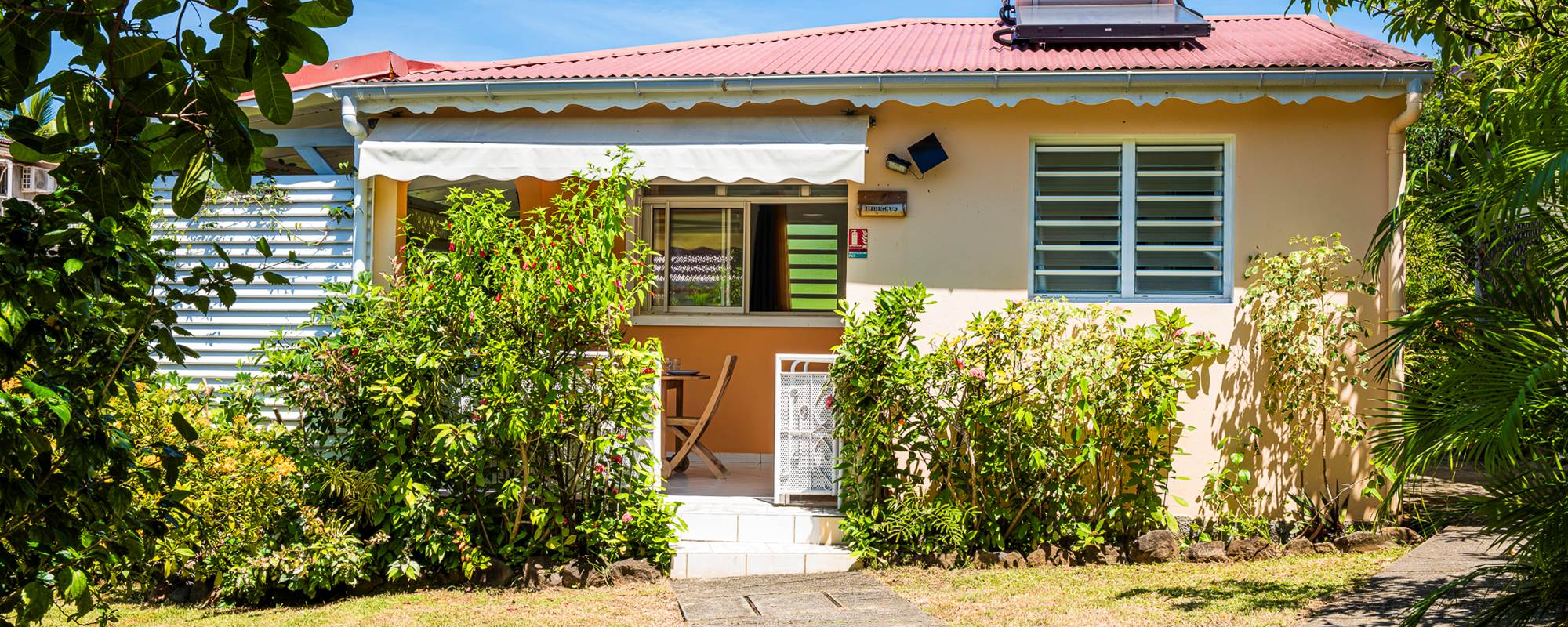"L'emplacement parfait par rapport à la commune - The perfect location compared to the town - La perfecta localización con la ciudad"