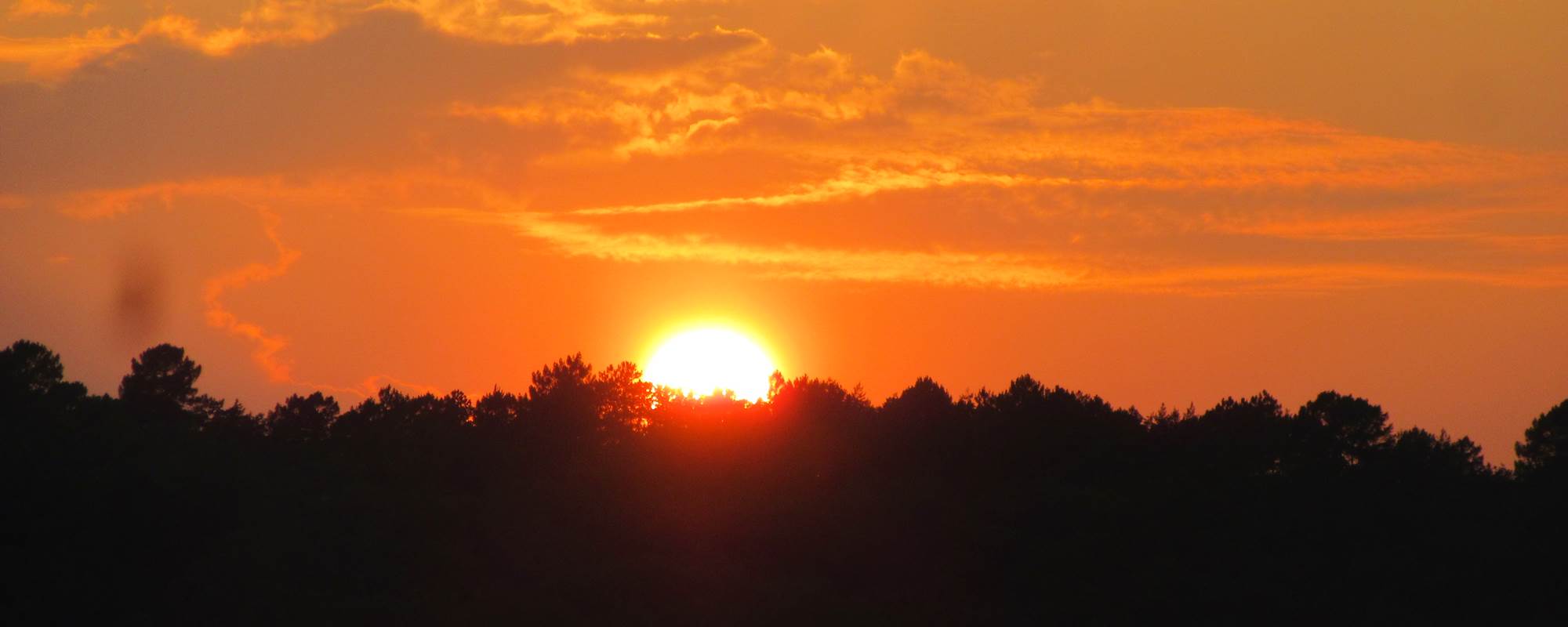 coucher de soleil vue de l'espace balnéo