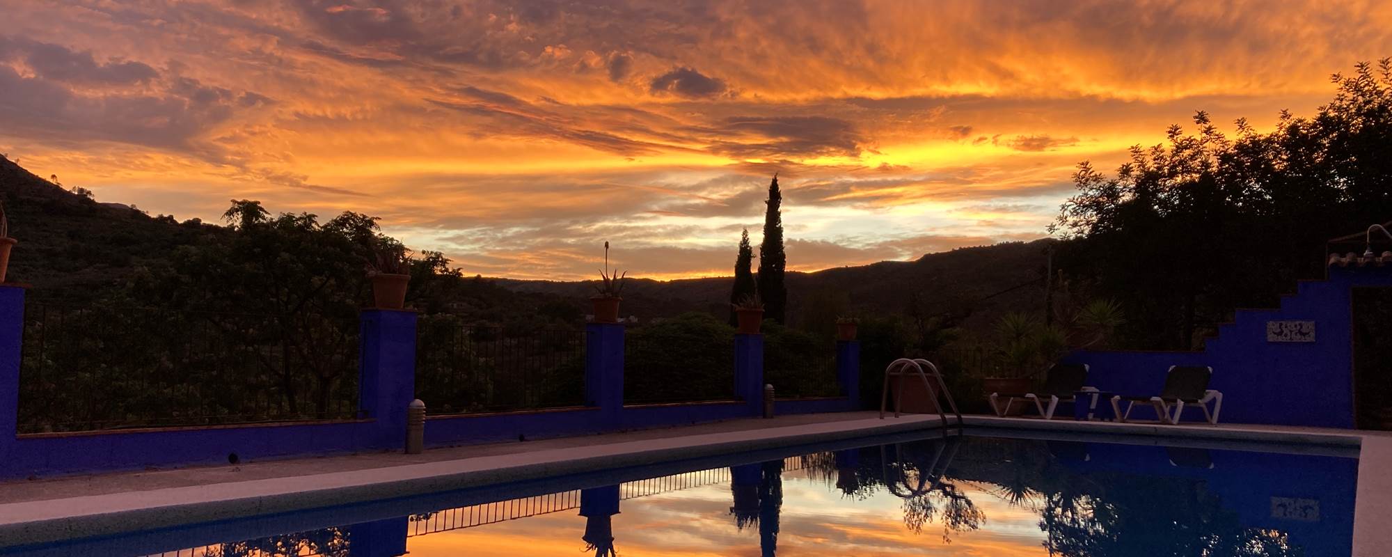 Sunset at the swimmingpool