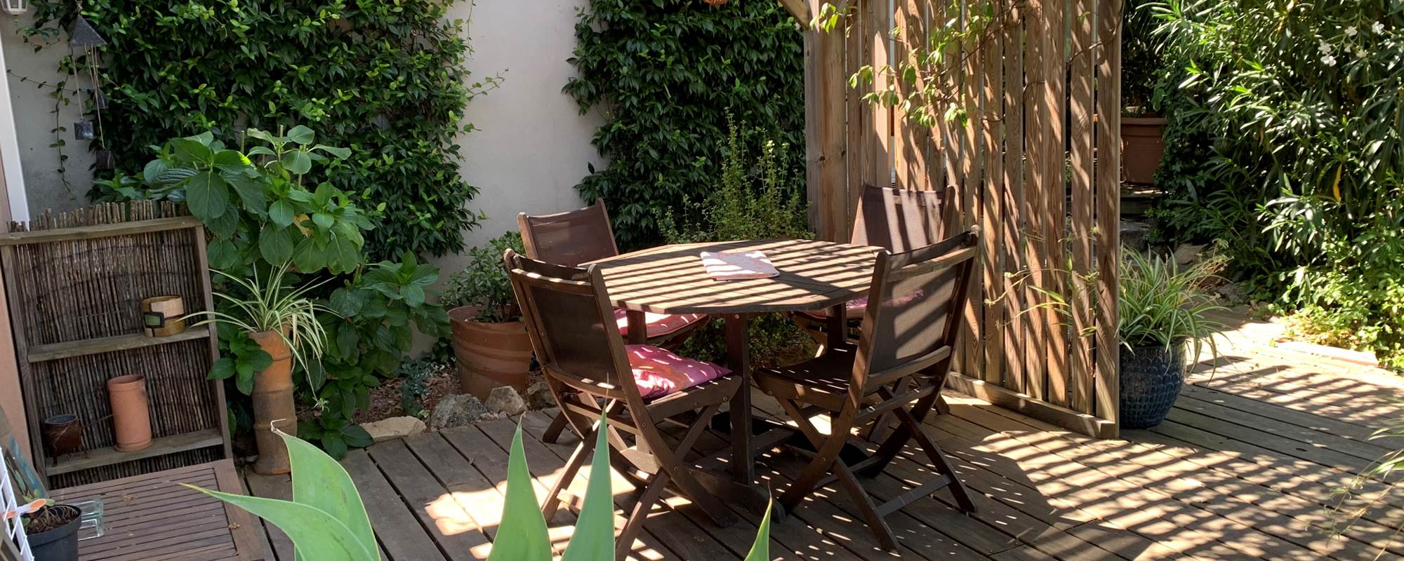 La terrasse de la chambre "JASMIN"