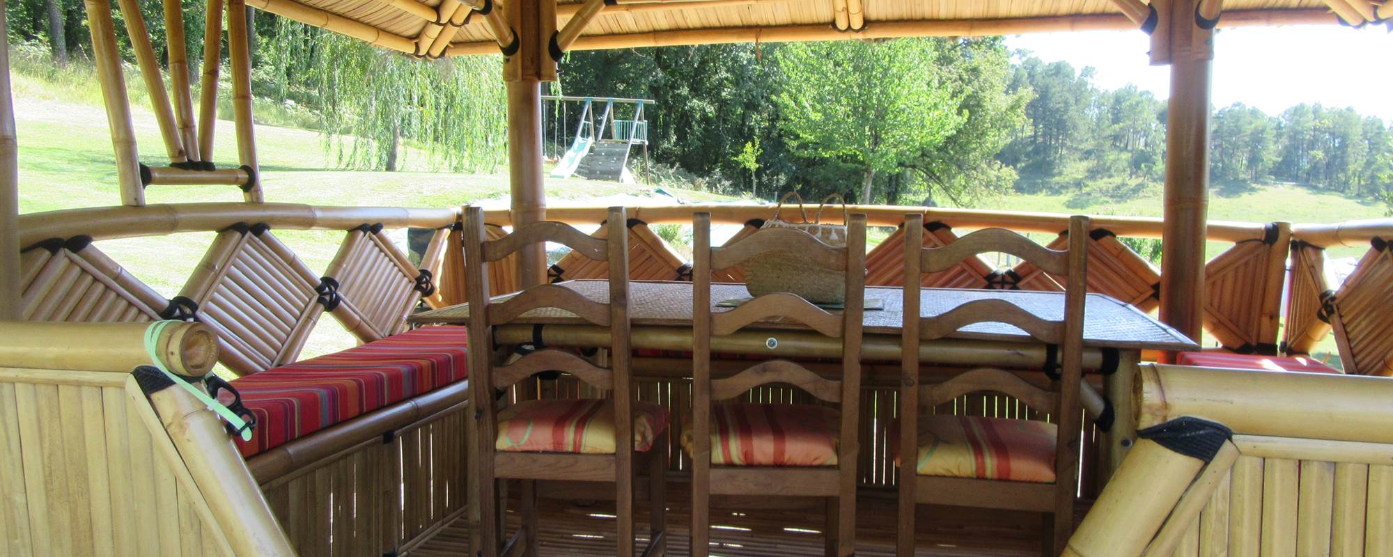 piscine + cuisine d'été + payotte + plancha