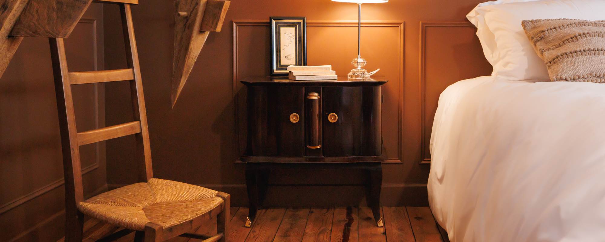 Chambre chocolat tête de lit gite de charme le Quatre feuilles proche Puy du Fou