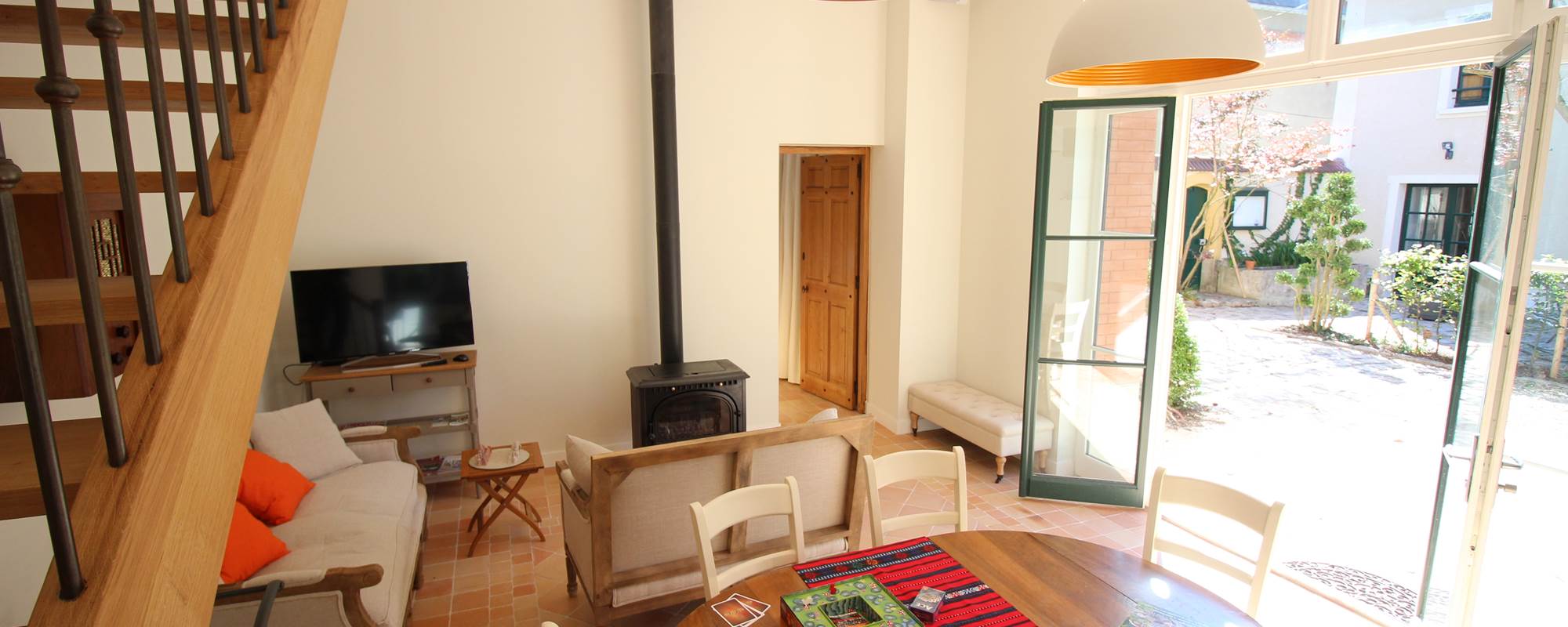 Une maison privative pouvant accueillir 7 personnes avec tout le confort possible