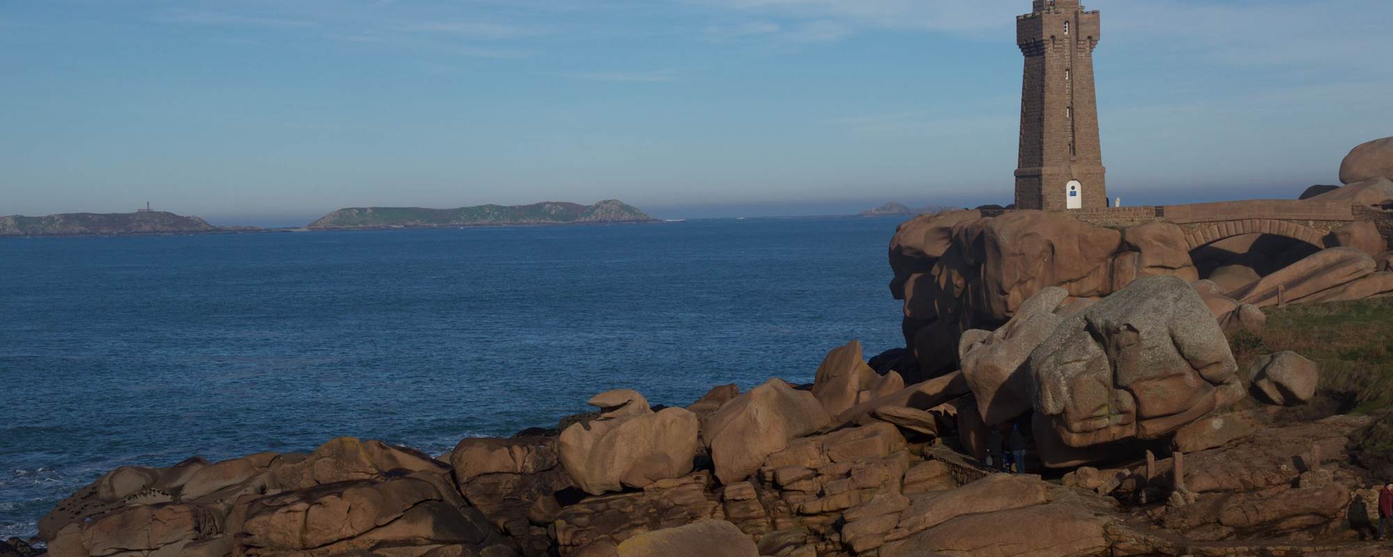 Vue sur le phare de Men Ruz - Ploumanac'h - Côte de Granit Rose