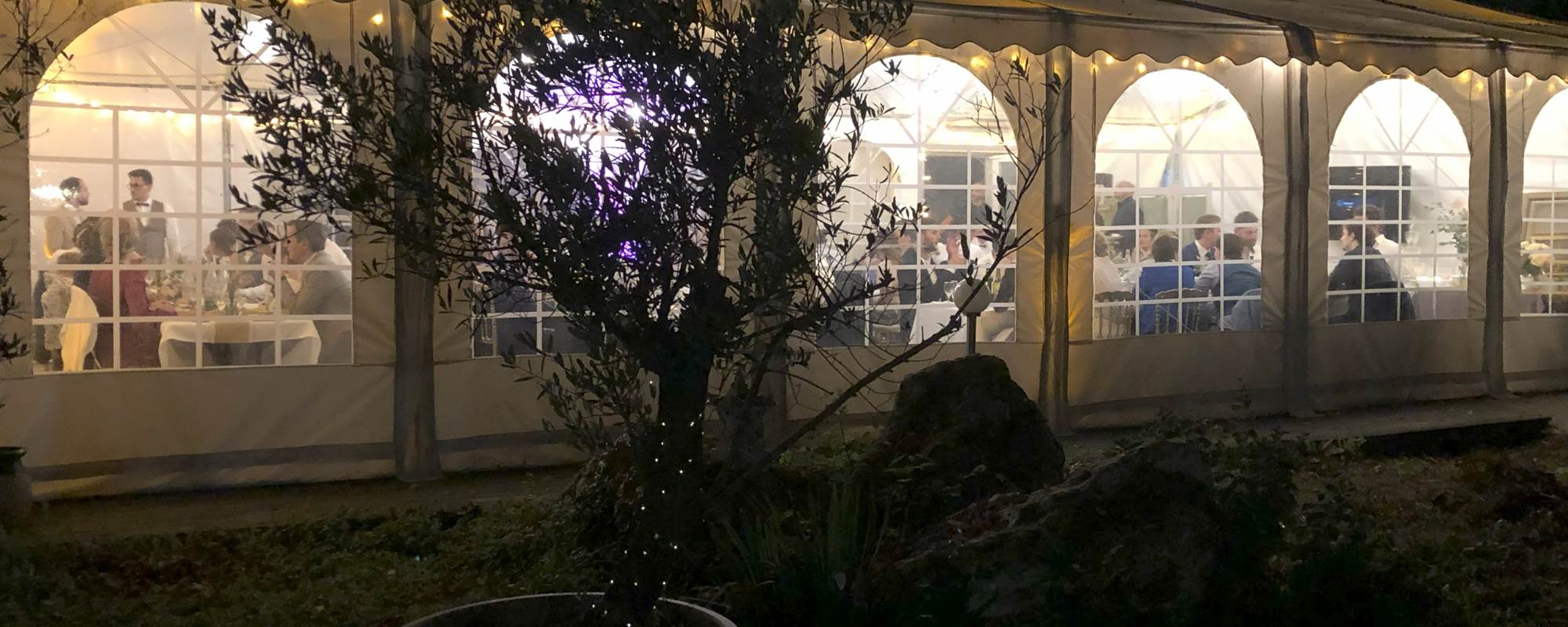 La Terrasse en bois la nuit