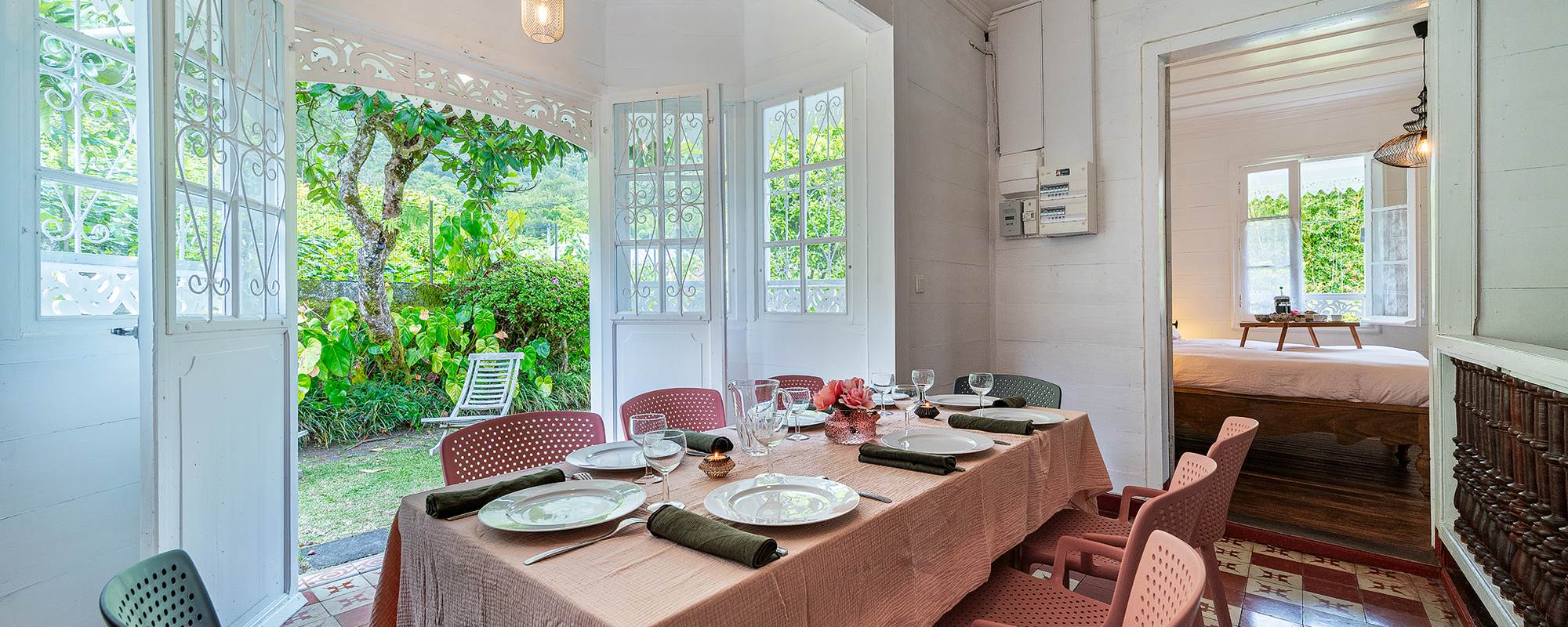 Salle à manger vue jardin