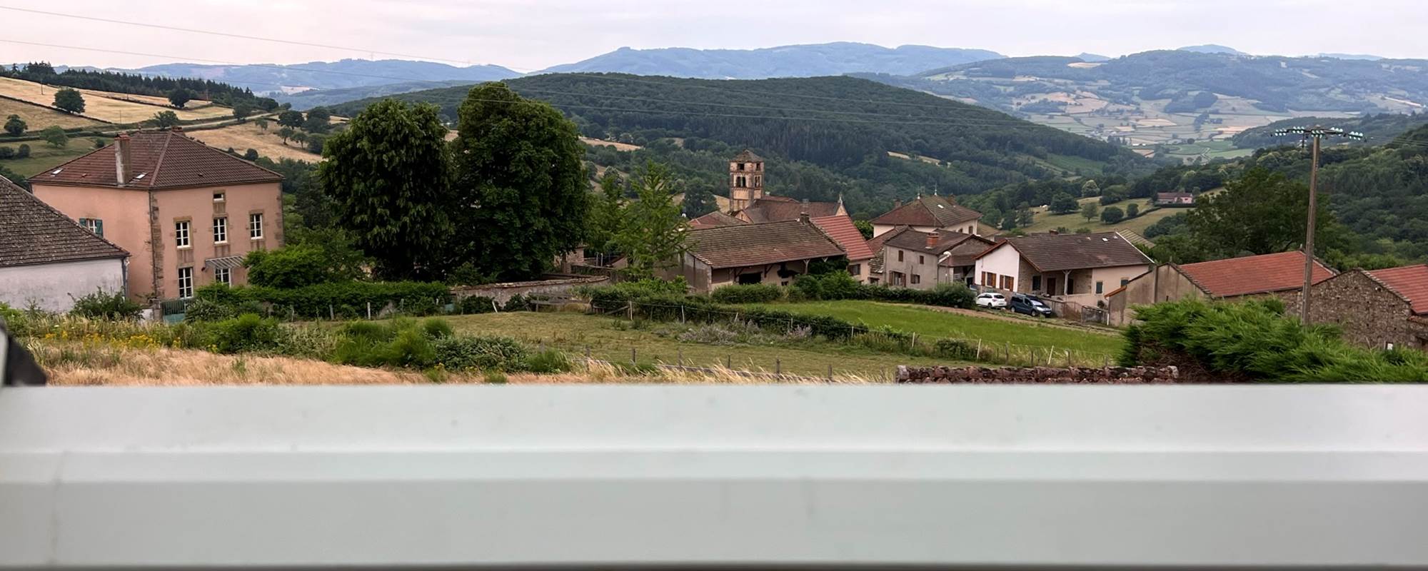 vue vallée depuis velux de chambre