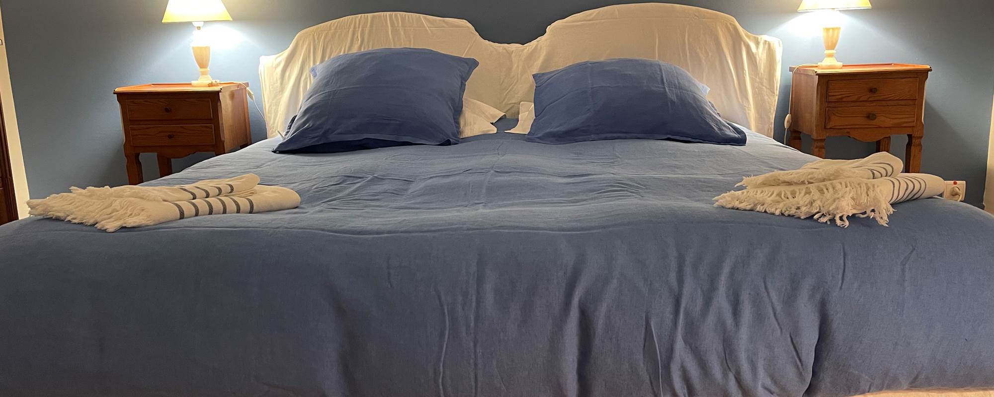 Gite-proche Angers-grande chambre lit king size