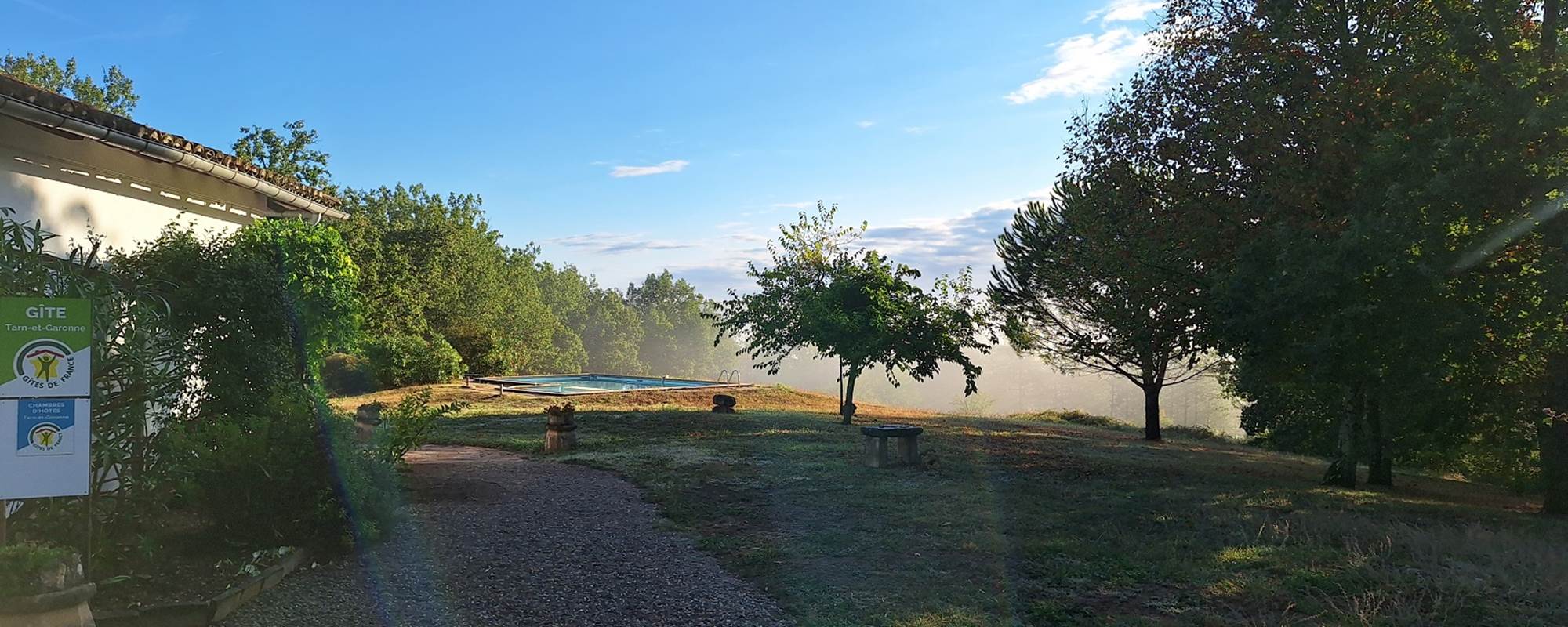 la tête dans les nuages
