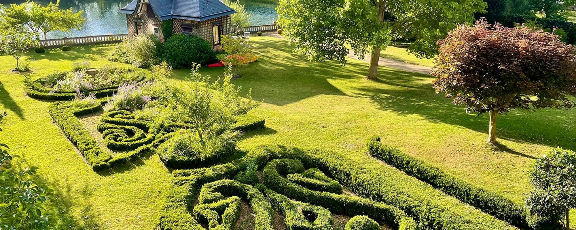 Maison d'hôtes - proche Angers - Grand jardin clos